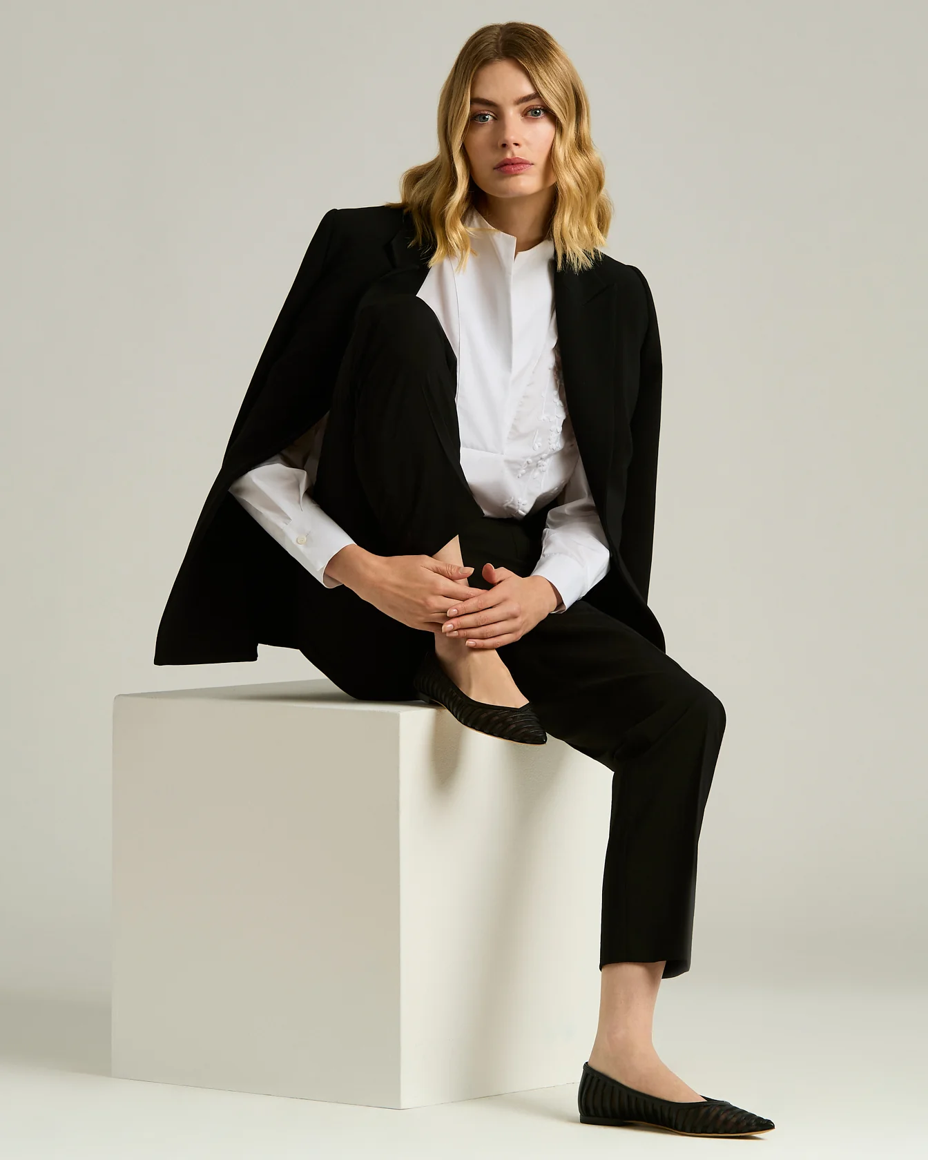 LEATHER BALLET FLATS WITH TRANSPARENT INSERTS IN BLACK CALFSKIN - Image 5