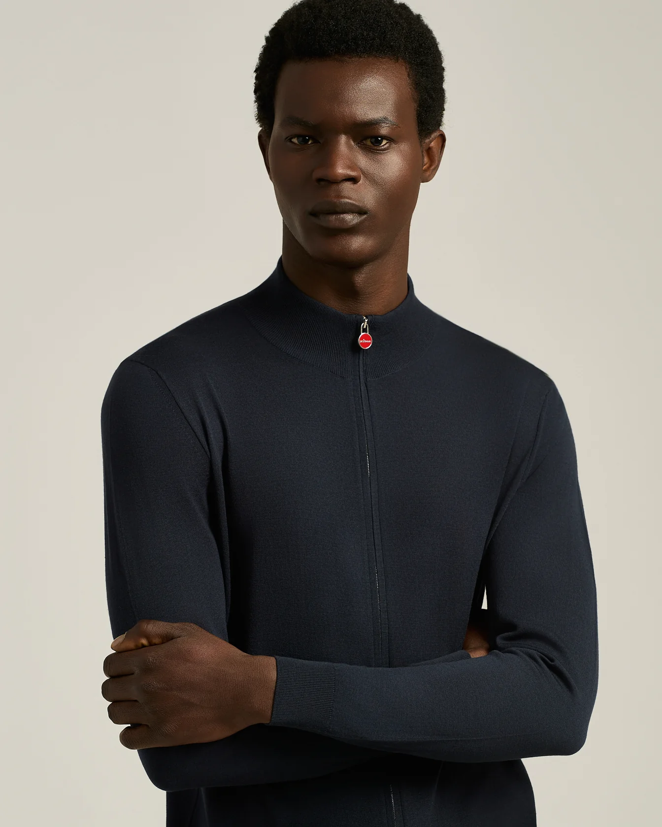 MEN’S FINE‑WOOL FULL‑ZIP CARDIGAN IN MIDNIGHT BLUE - Image 4