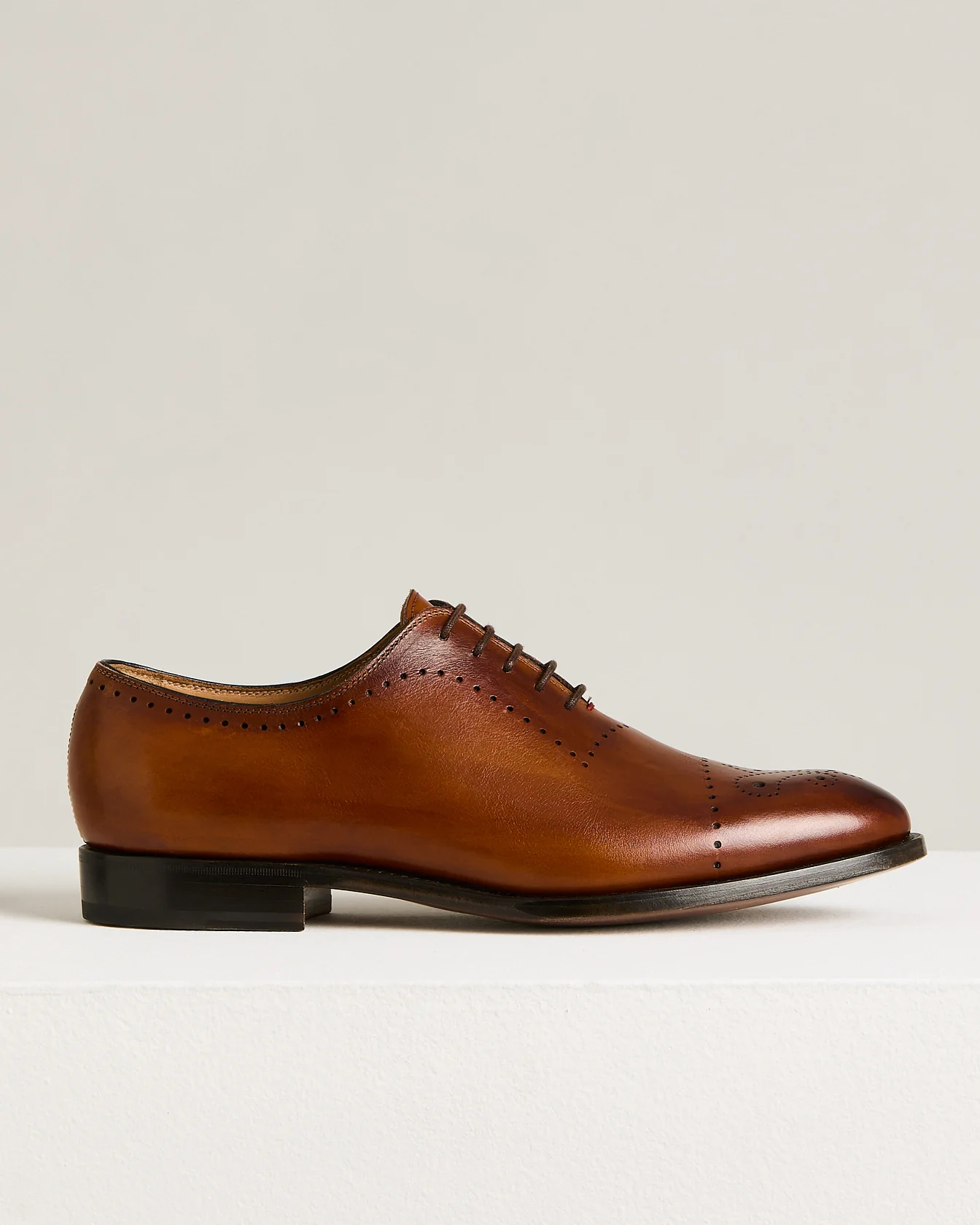 âCARAVAGGIOâ WHOLECUT OXFORD SHOES IN ANTIQUED CALFSKIN