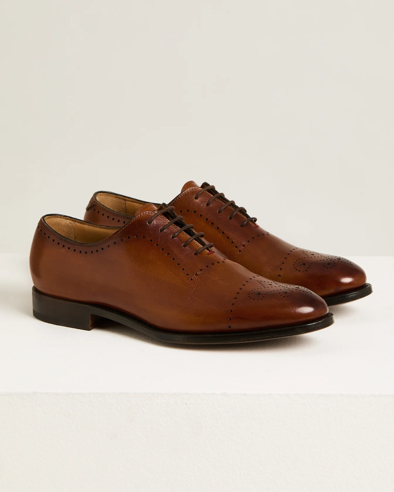 âCARAVAGGIOâ WHOLECUT OXFORD SHOES IN ANTIQUED CALFSKIN - Image 2