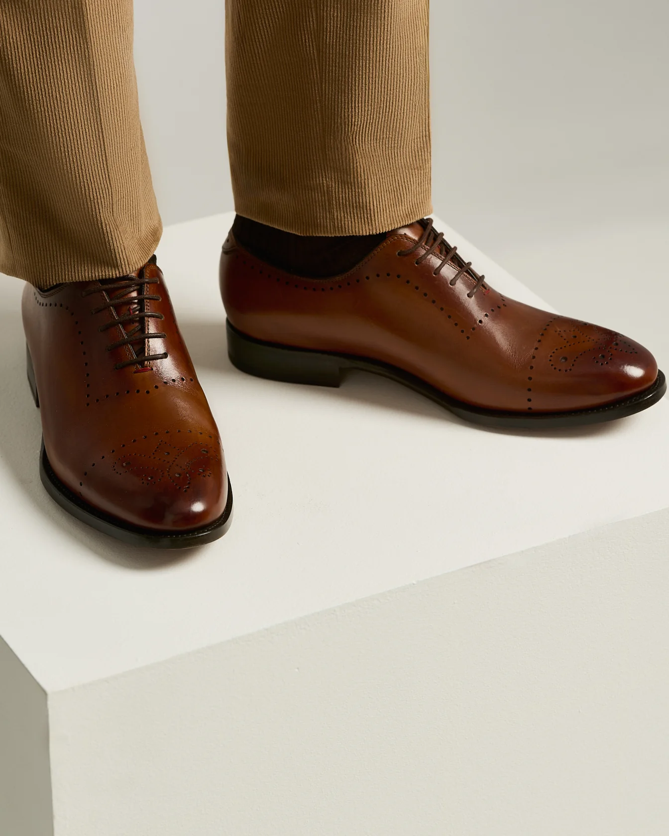âCARAVAGGIOâ WHOLECUT OXFORD SHOES IN ANTIQUED CALFSKIN - Image 4