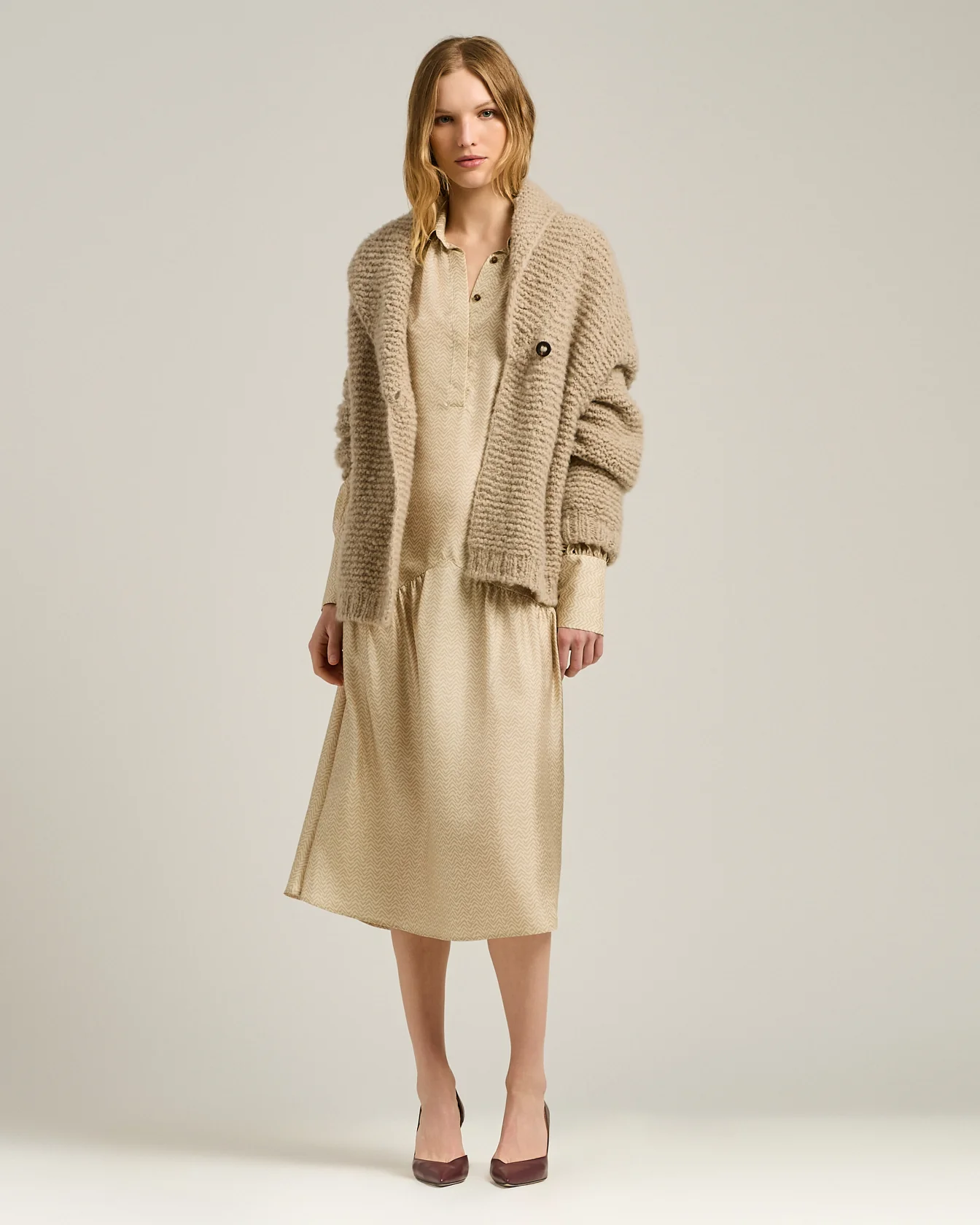 BEIGE CASHMERE CARDIGAN WITH SHAWL COLLAR - Image 5