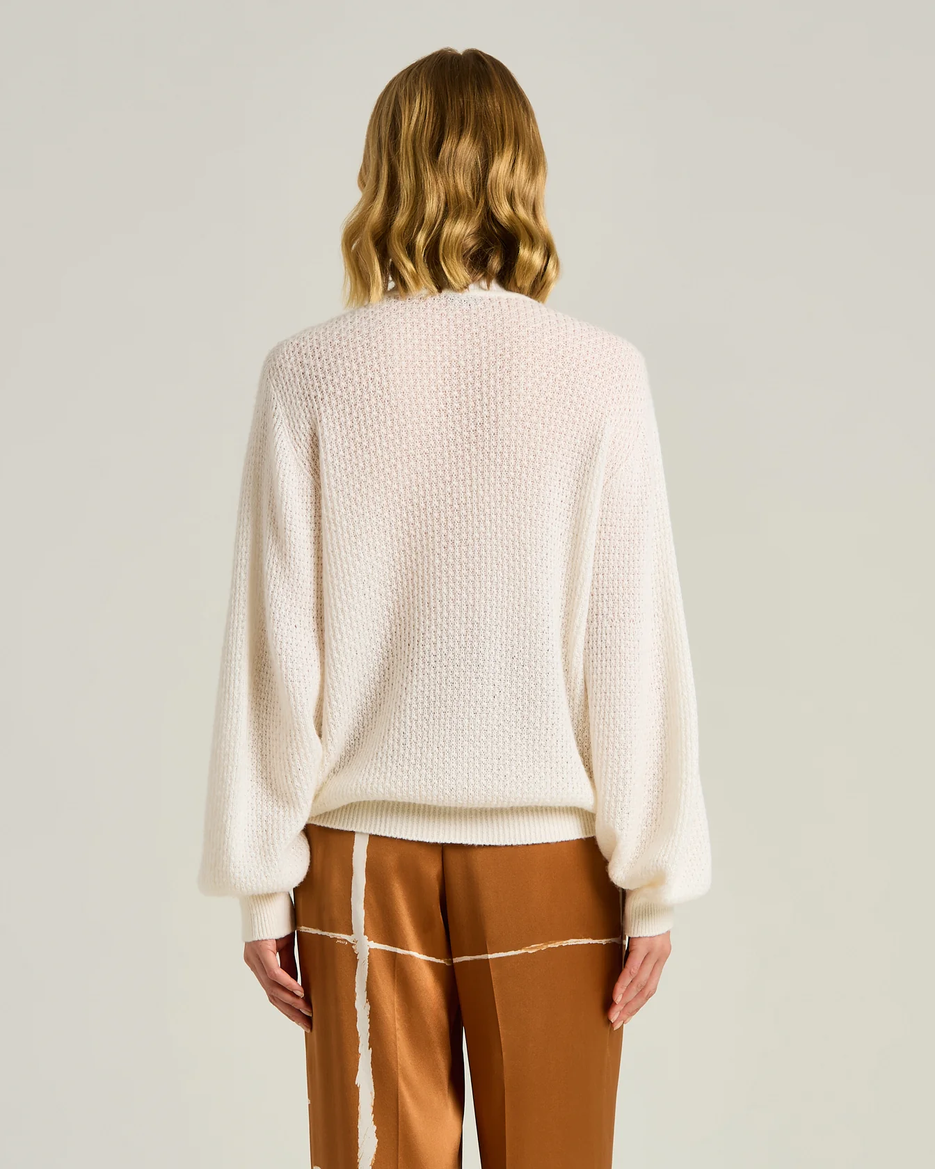 FINE YARN WOOL BLEND CARDIGAN IN WHITE - Image 3