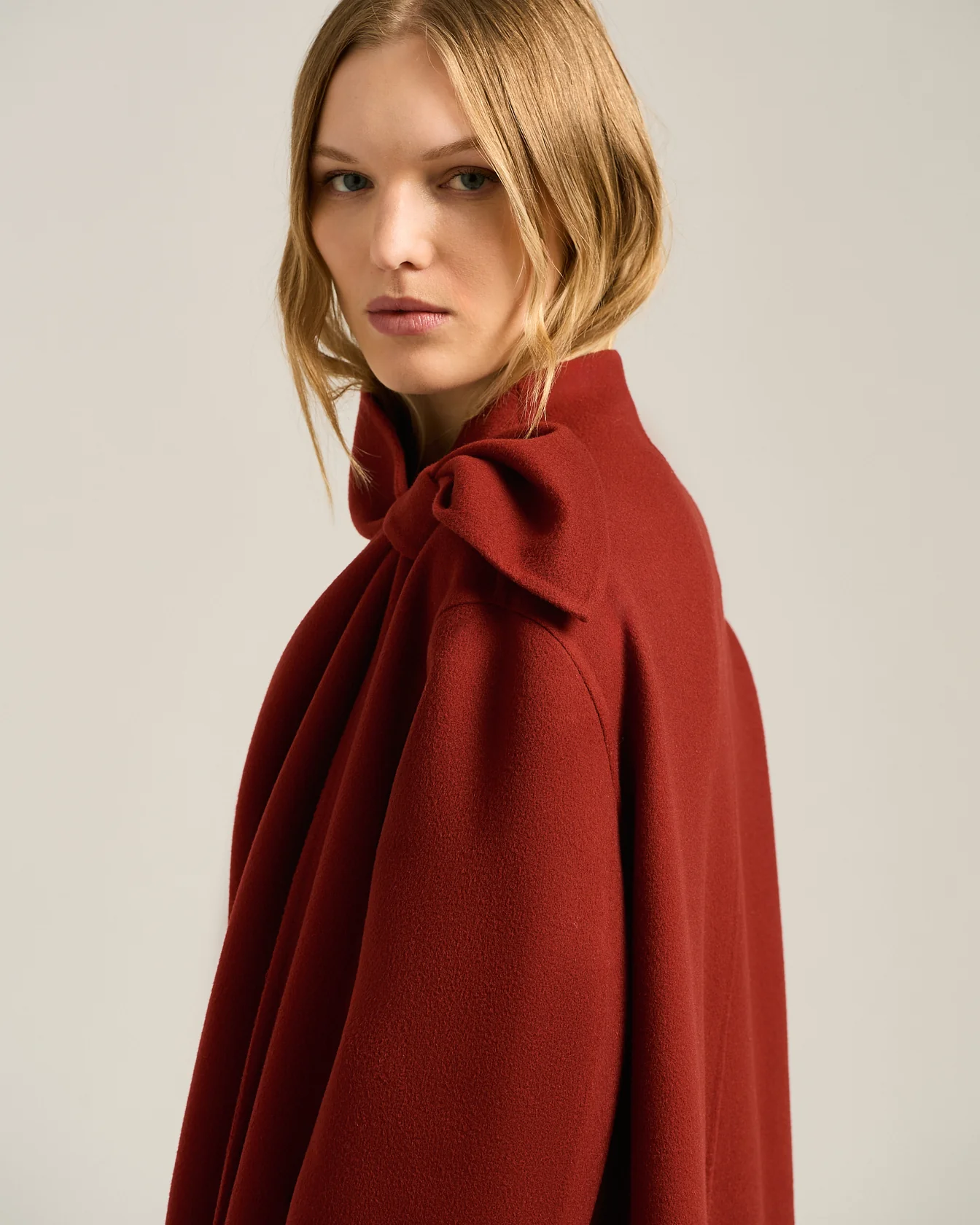 RUST LONG PURE CASHMERE COAT WITH SARTORIAL KNOT - Image 4