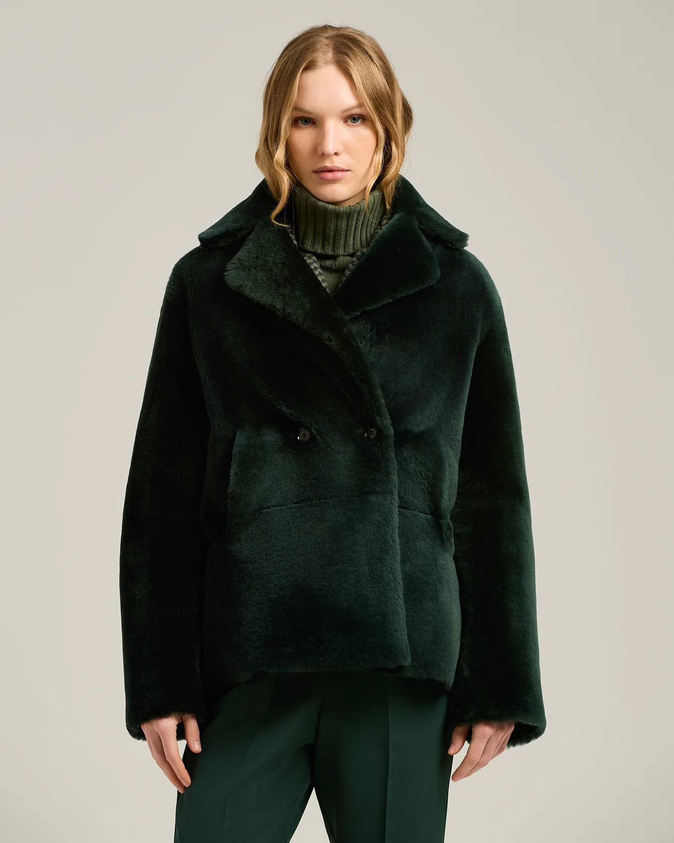 REVERSIBLE DOUBLE-BREASTED JACKET IN SHEARLING DARK GREEN - Image 2