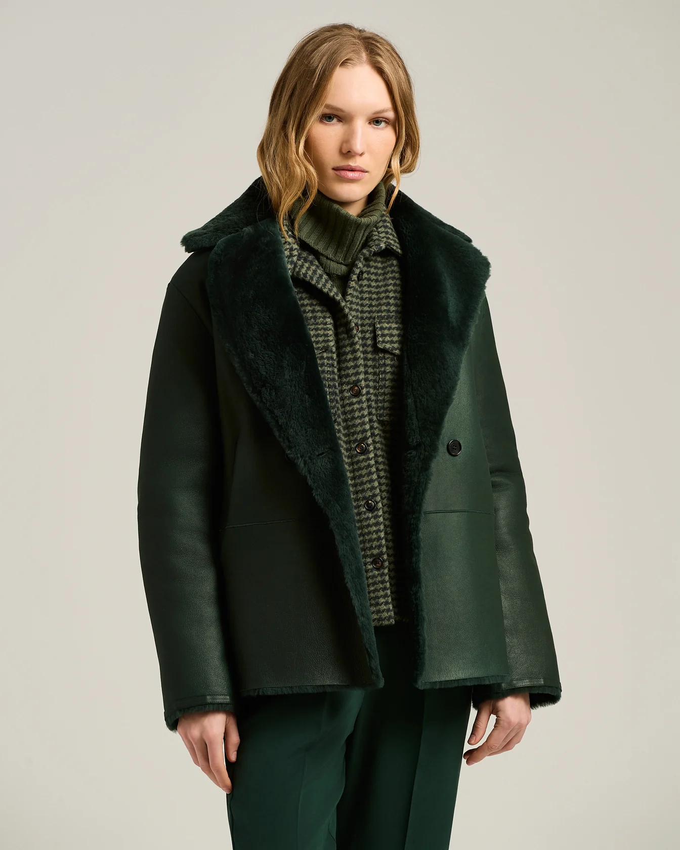 REVERSIBLE DOUBLE-BREASTED JACKET IN SHEARLING DARK GREEN - Image 3