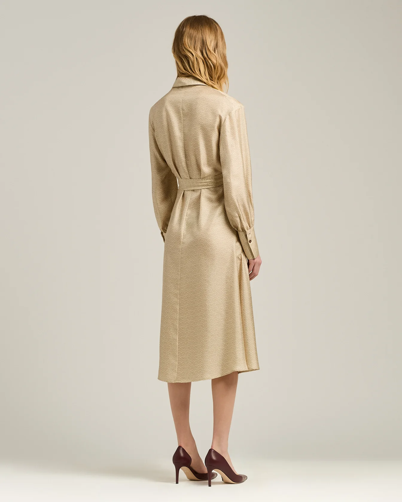 BEIGE PRINTED SILK KNEE-LENGTH SHIRT DRESS - Image 3