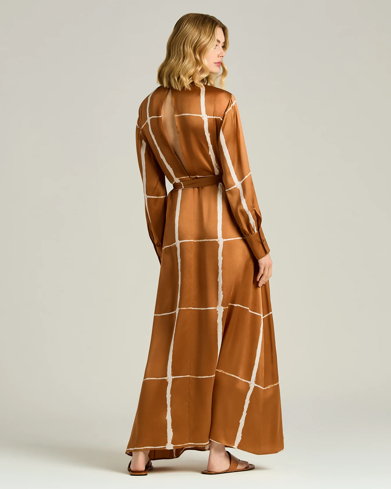 SILK SATIN DRESS WITH FLUID SILHOUETTE IN LEATHER AND WHITE - Image 3