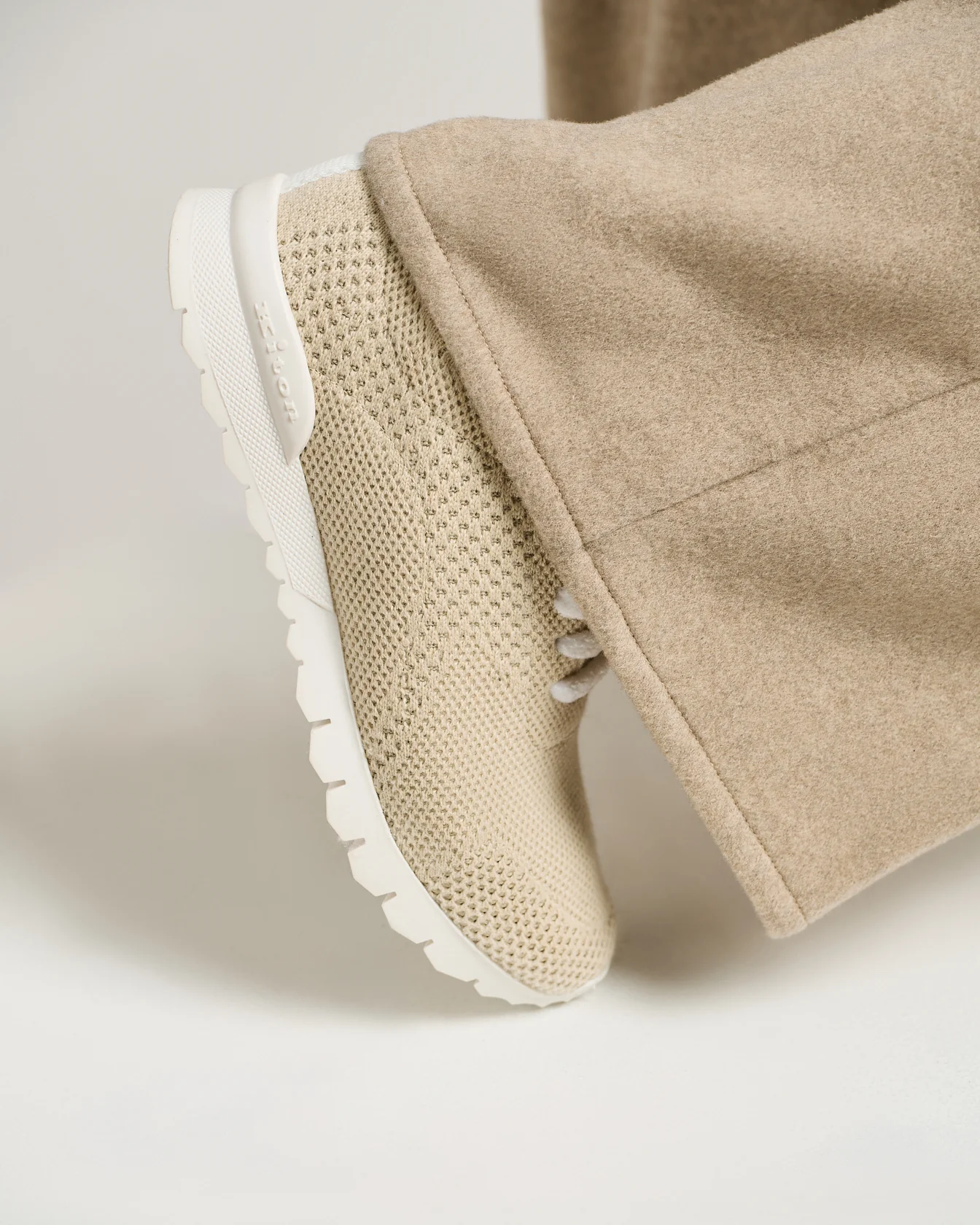 “FIT”TRAINERS IN CREAM WHITE CASHMERE-KNIT - Image 3