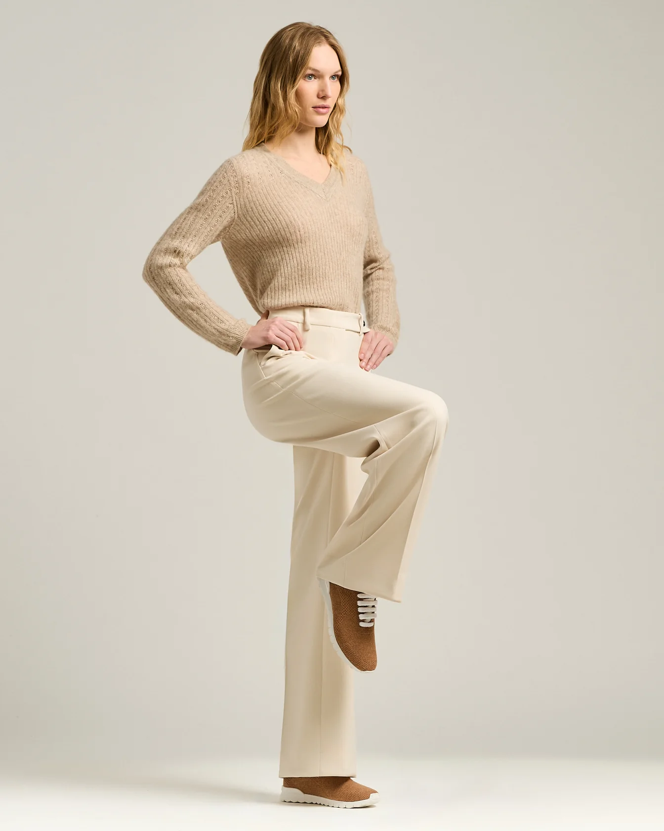 “FIT” TRAINERS IN RUST CASHMERE-KNIT - Image 5