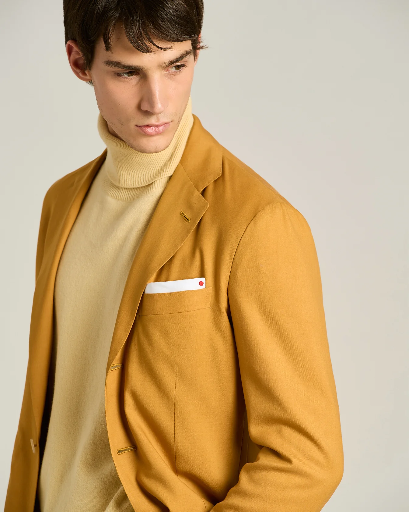 CASHMERE SINGLE-BREASTED JACKET IN MUSTARD YELLOW - Image 4