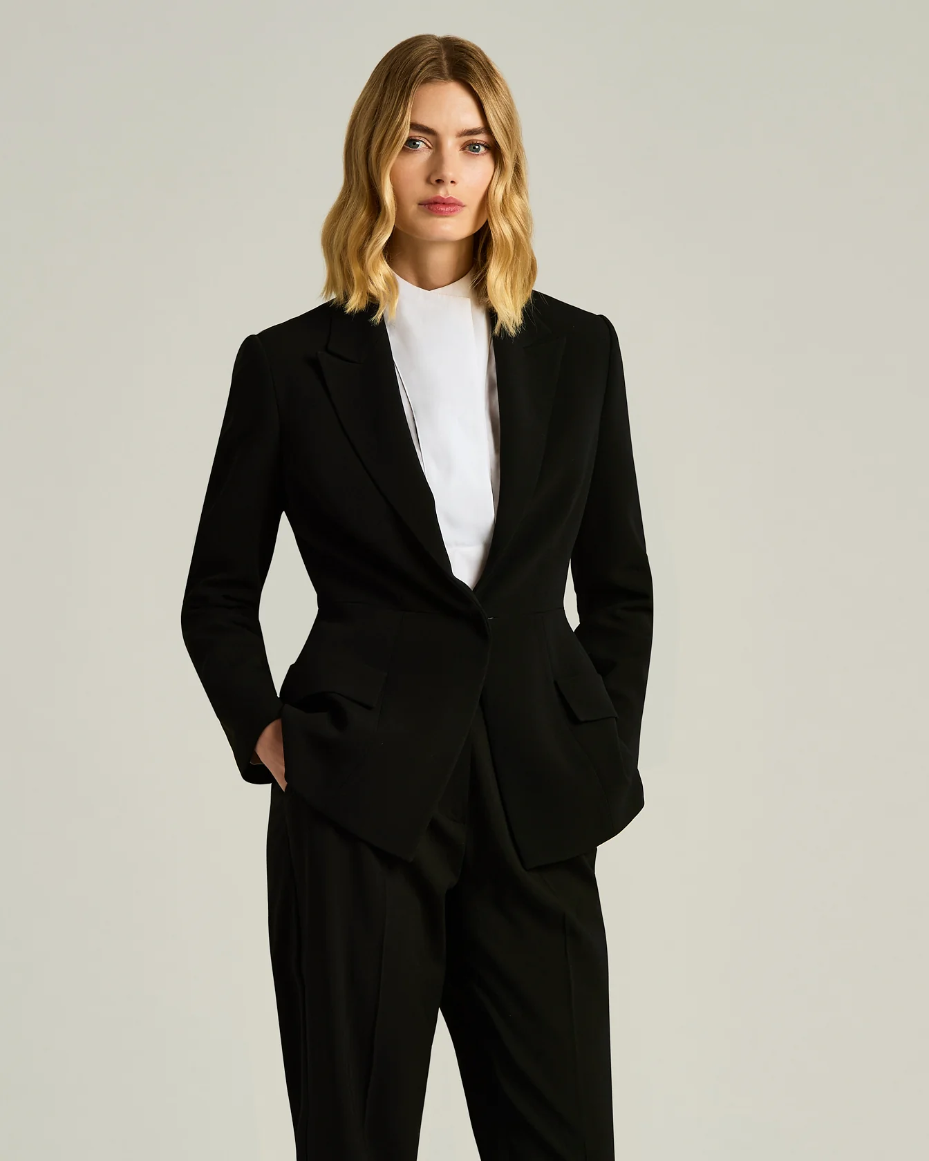 TAILORED BLACK VISCOSE JACKET VISCOSE WITH SILK LINING - Image 2