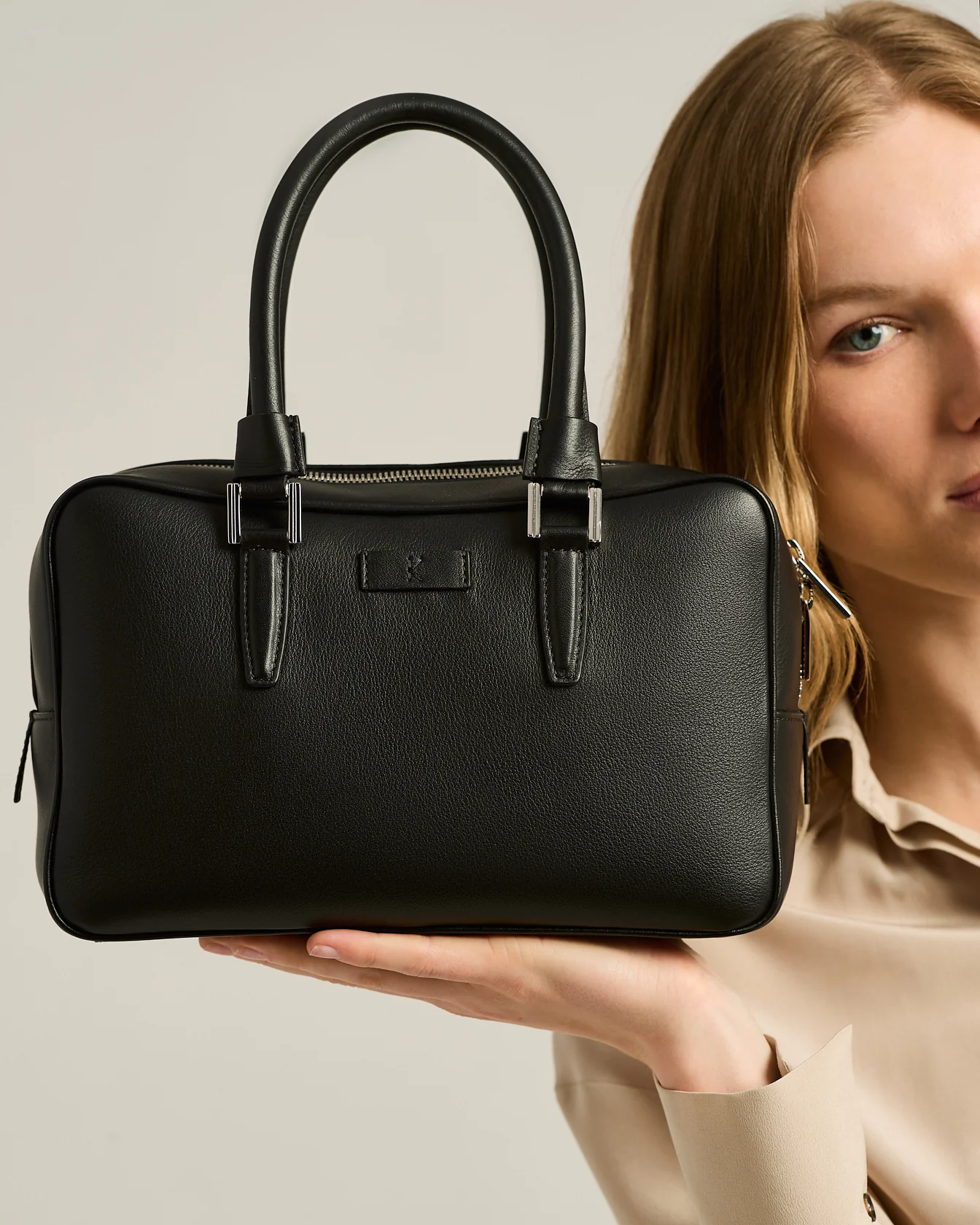 “KISS” BLACK GRAINED CALFSKIN SATCHEL - Image 3