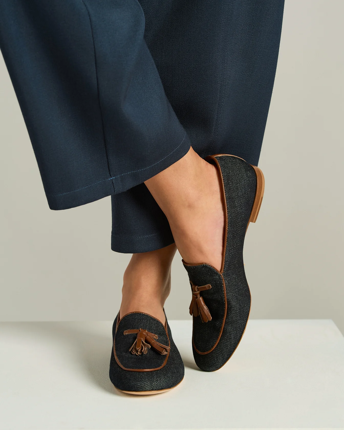 COTTON TASSEL LOAFER IN DENIM AND CALFSKIN LEATHER - Image 3