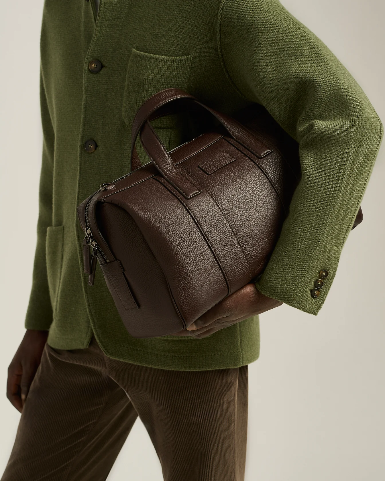 DARK BROWN STAG-LEATHER TRAVEL BAG - Image 4