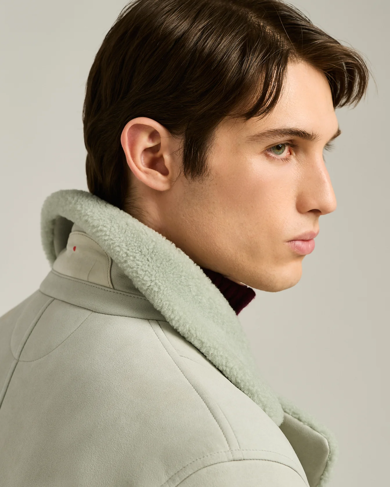 DOUBLE-BREASTED OVERCOAT IN LIGHT GREY SHEARLING - Image 4