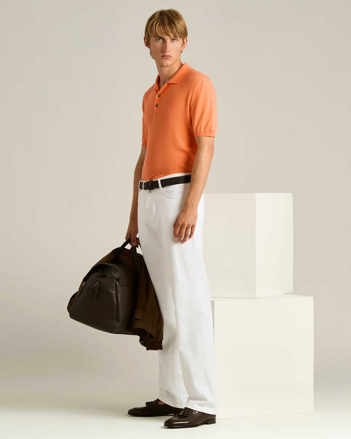 RIBBED COTTON POLO SHIRT IN PEACH WITH MOTHER OF PEARL BUTTONS - Image 5