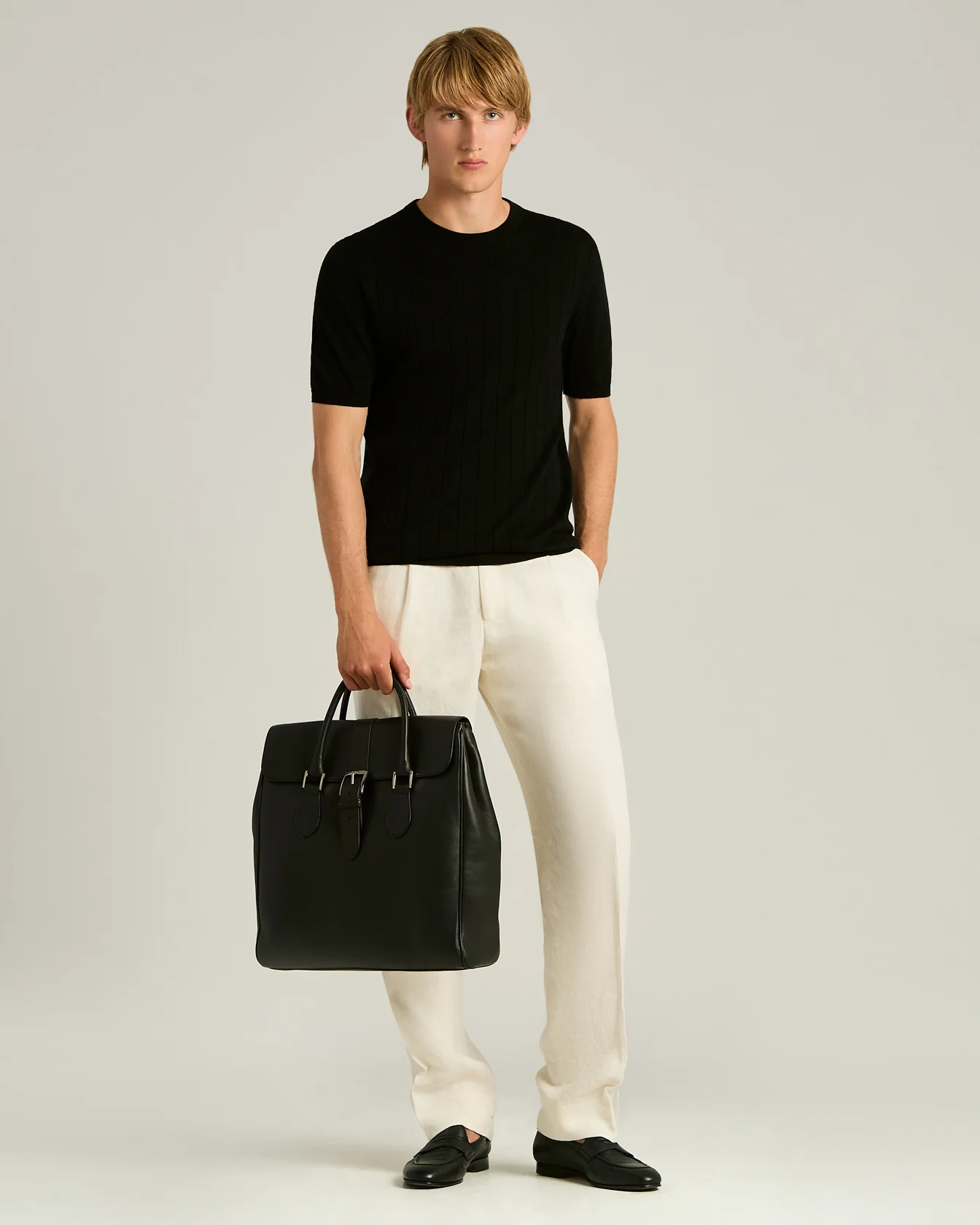 PURE COTTON BLACK SHORT-SLEEVED CREWNECK SWEATER - Image 5