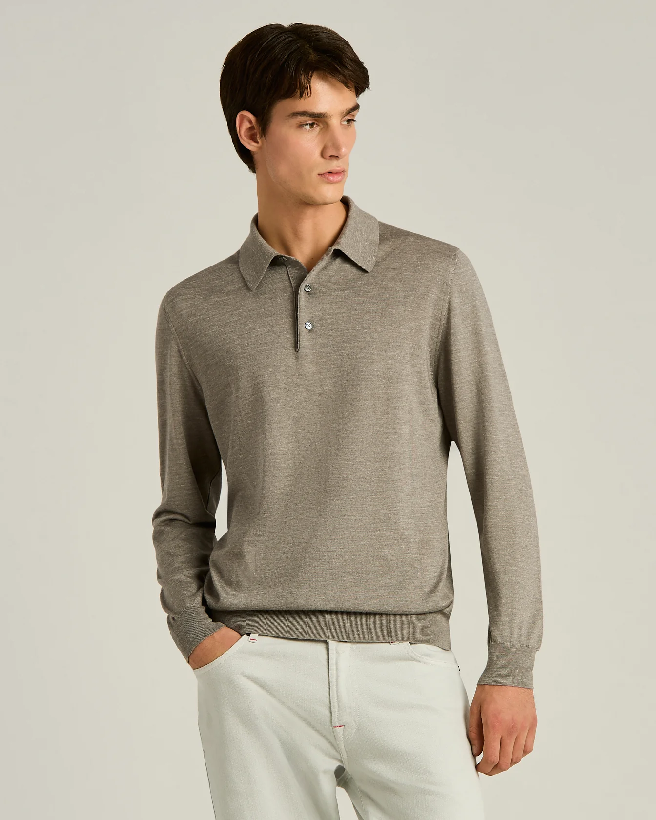 LIGHTWEIGHT KNIT LONG-SLEEVED POLO SHIRT IN BRIGHT GREY - Image 2
