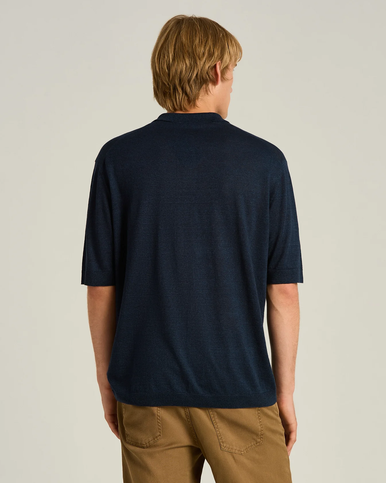 LIGHTWEIGHT KNIT SHORT-SLEEVED POLO SHIRT IN BLUE - Image 3