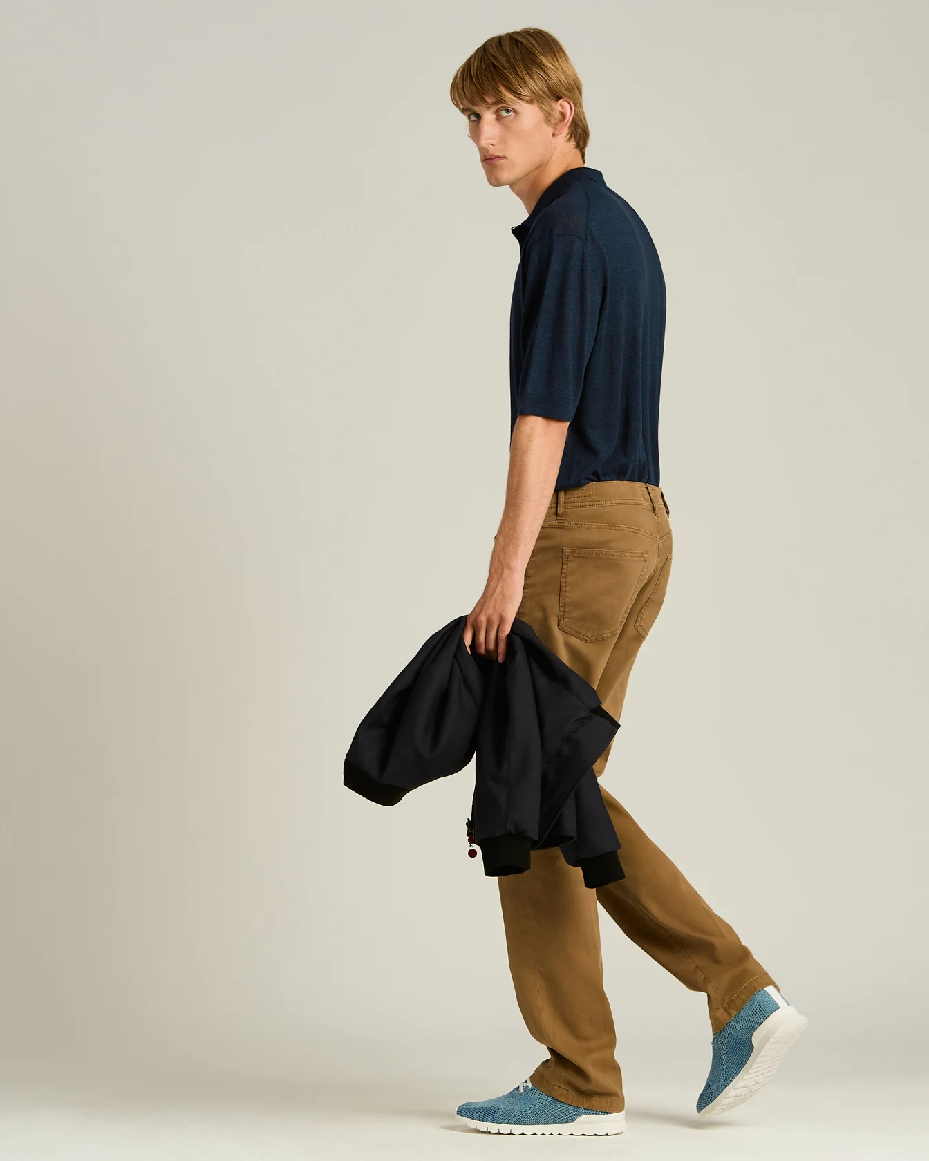 LIGHTWEIGHT KNIT SHORT-SLEEVED POLO SHIRT IN BLUE - Image 5