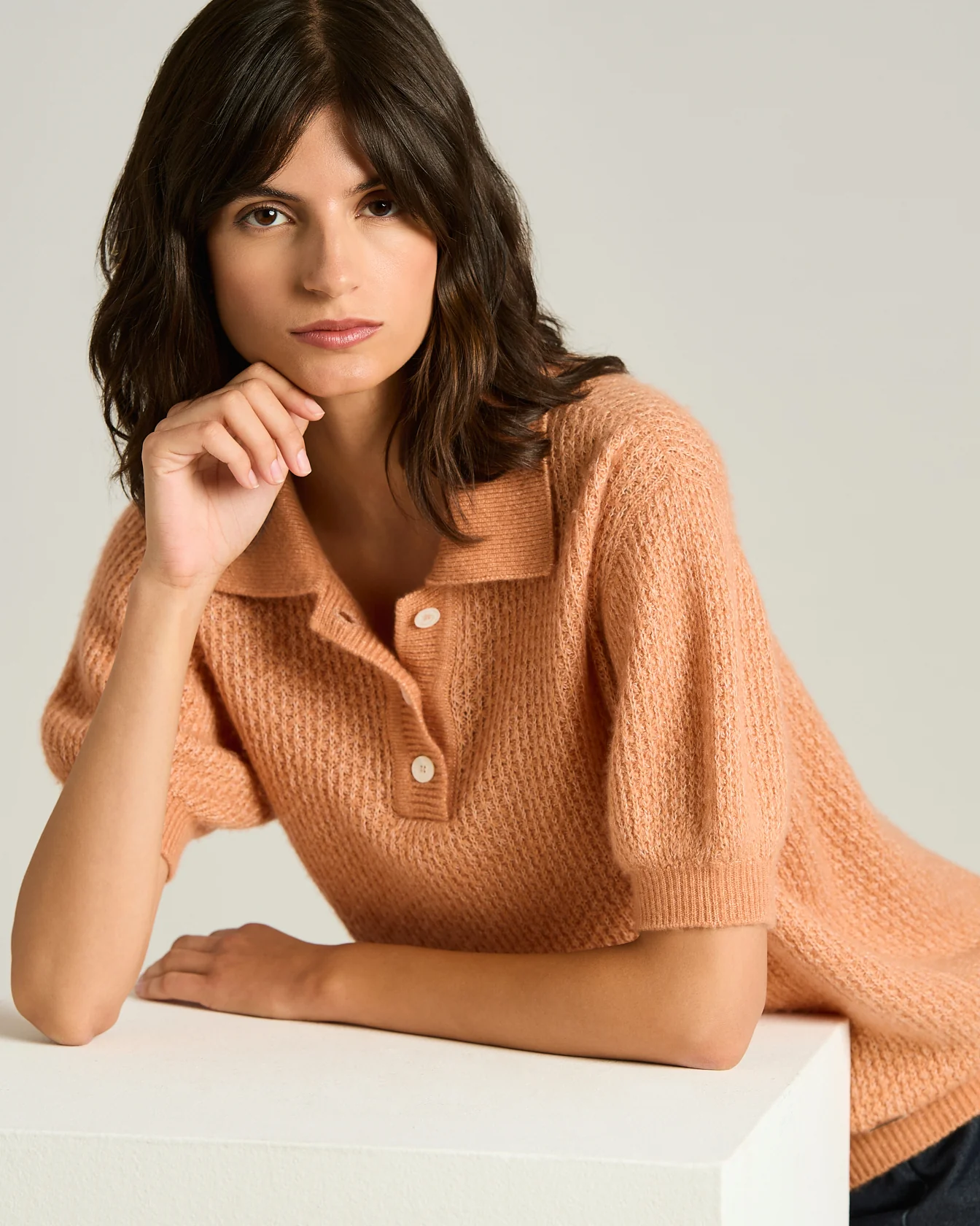 SHORT-SLEEVED CASHMERE AND SILK POLO SHIRT - Image 4