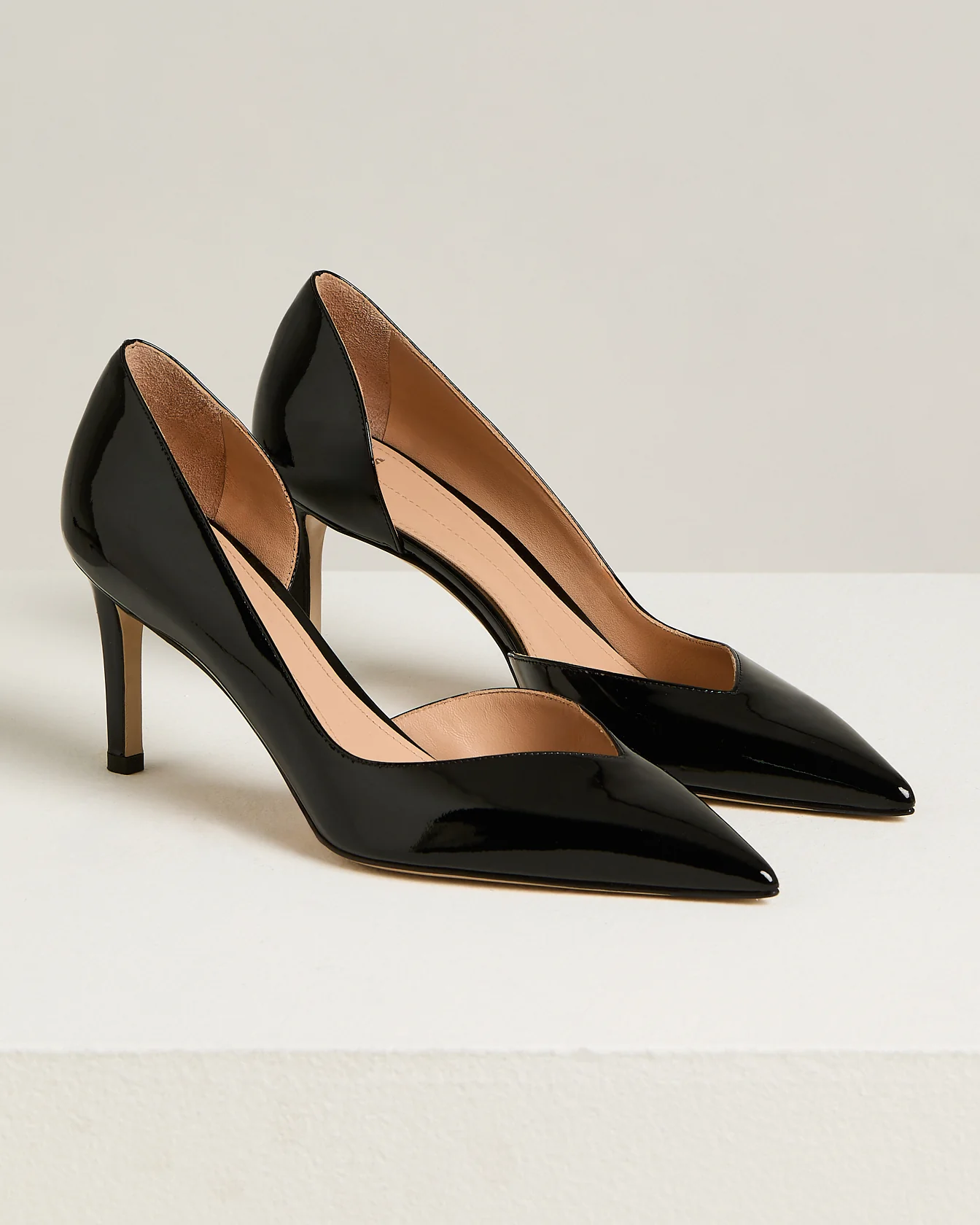 BLACK PATENT LEATHER PUMPS - Image 2