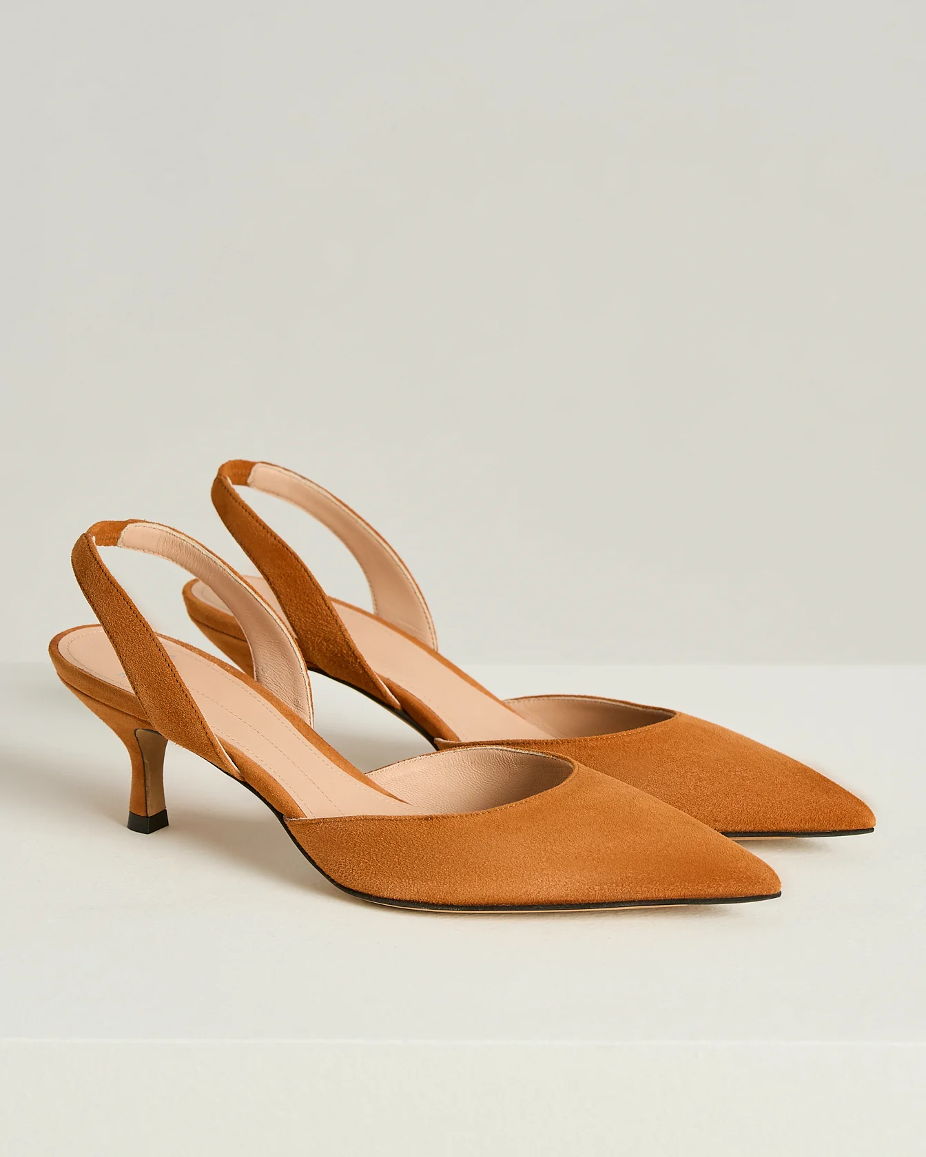 SUEDE COURT SHOE IN RUST CALFSKIN - Image 2