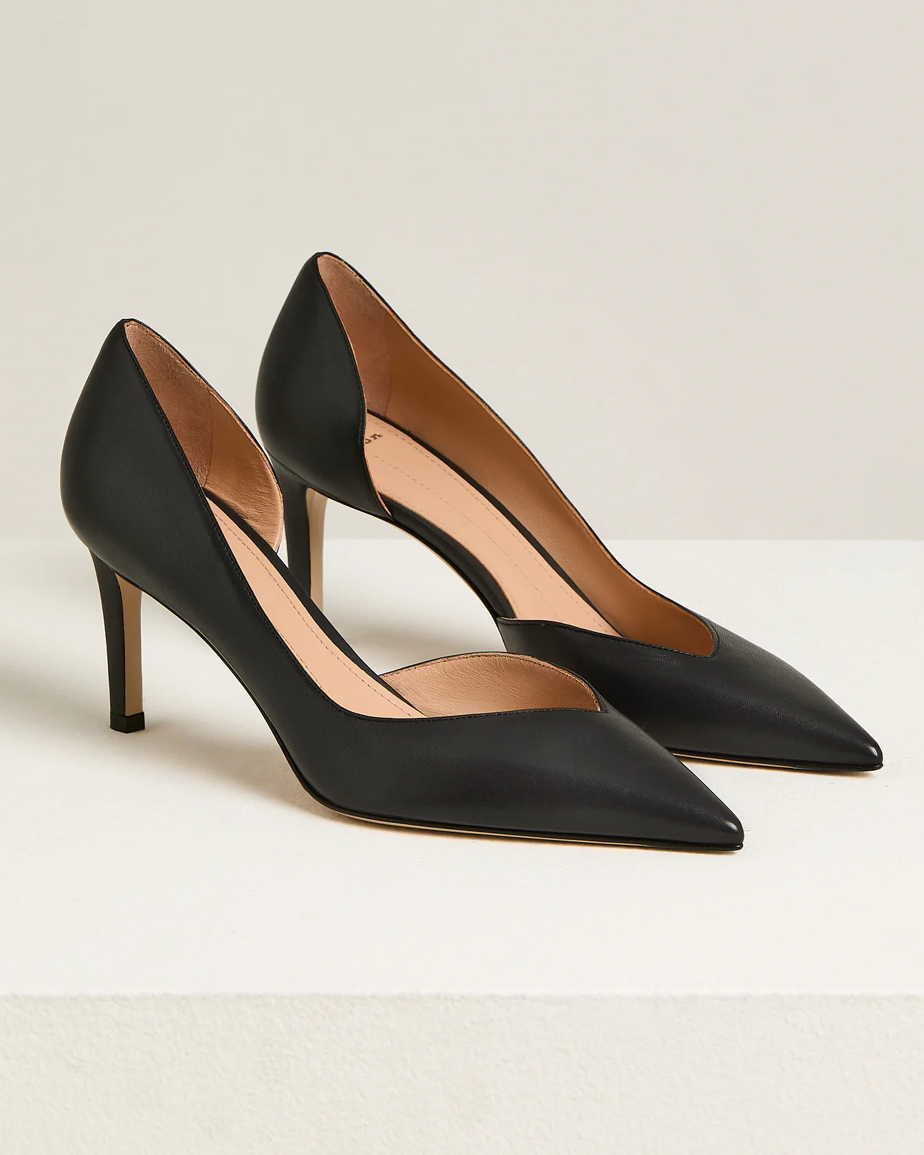 DARK GREY TWO-TONE LEATHER PUMP - Image 2