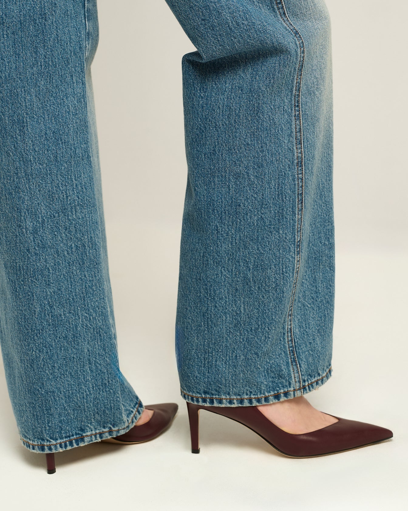 BURGUNDY LEATHER PUMPS - Image 3