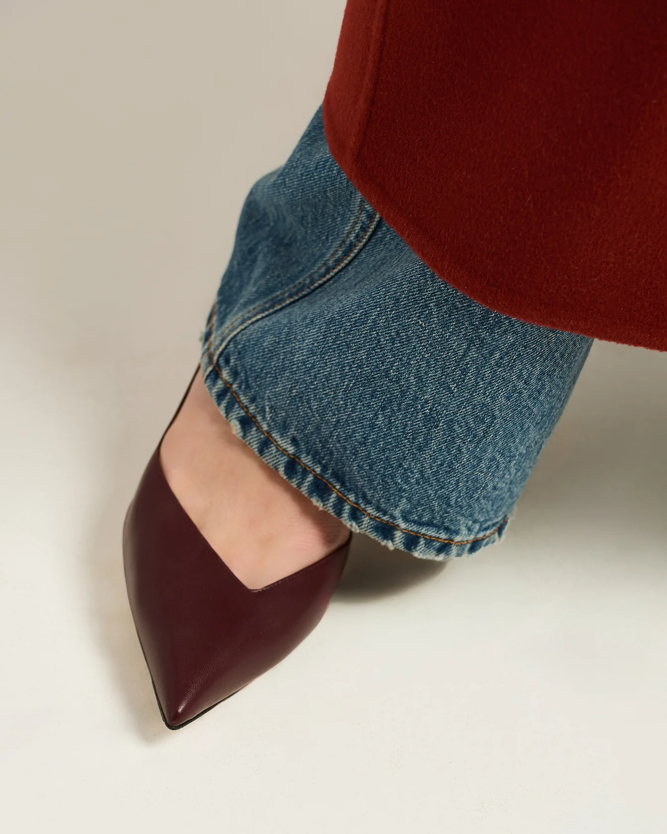 BURGUNDY LEATHER PUMPS - Image 4