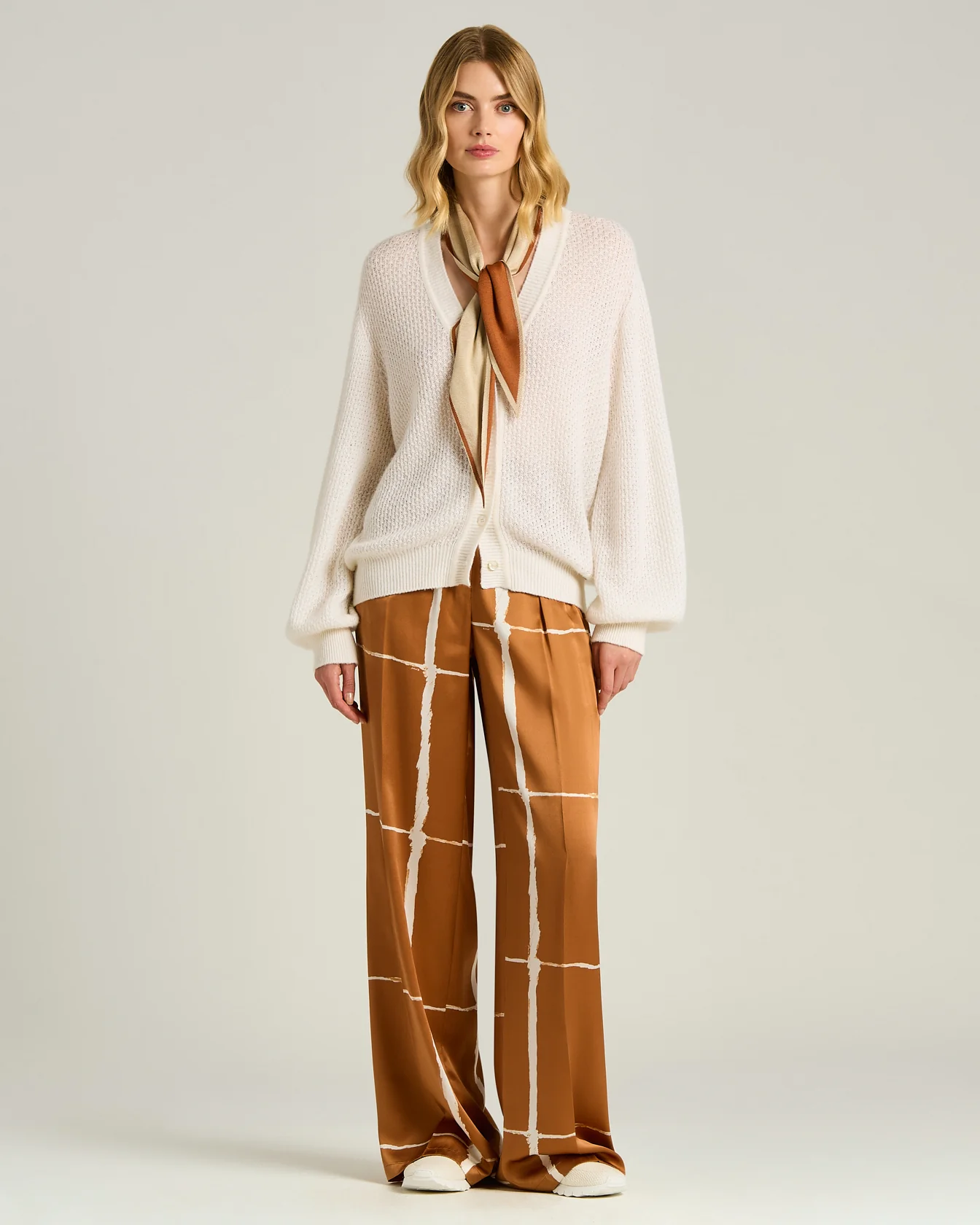 PURE SILK SCARF LEATHER CALFSKIN TRIM - Image 5