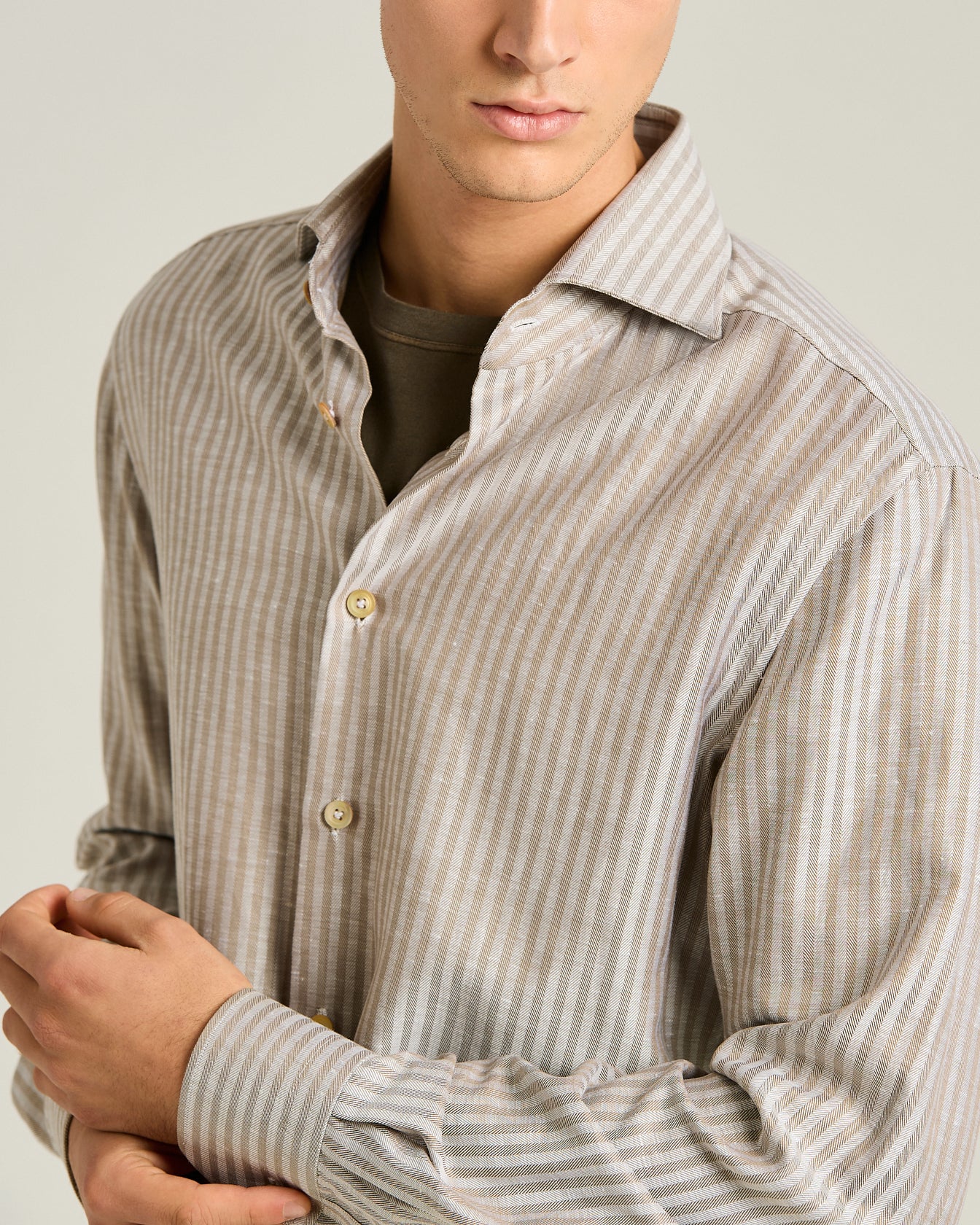 COTTON AND LINEN SHIRT WITH FINE STRIPED PATTERN - Image 4