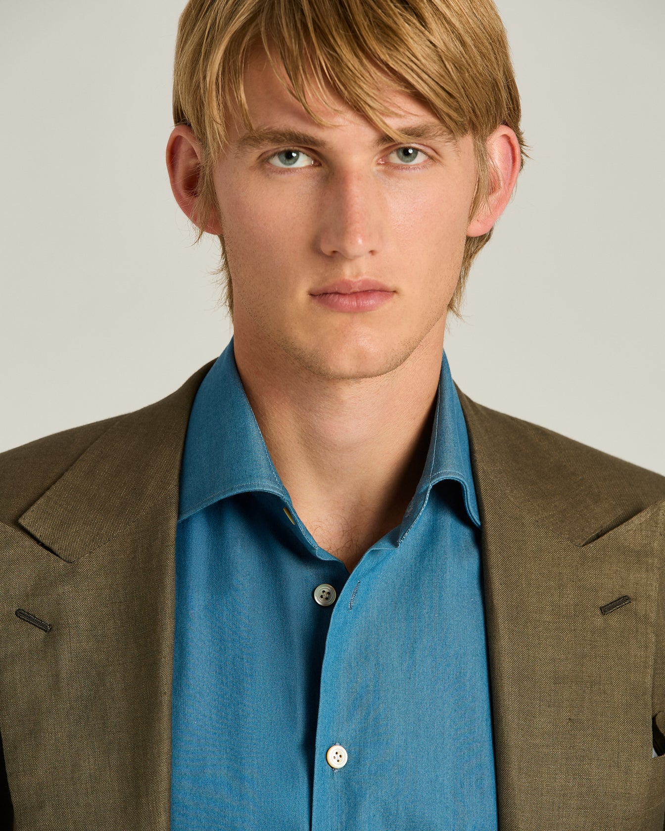 COTTON BLUE SHIRT WITH FRENCH COLLAR - Image 4