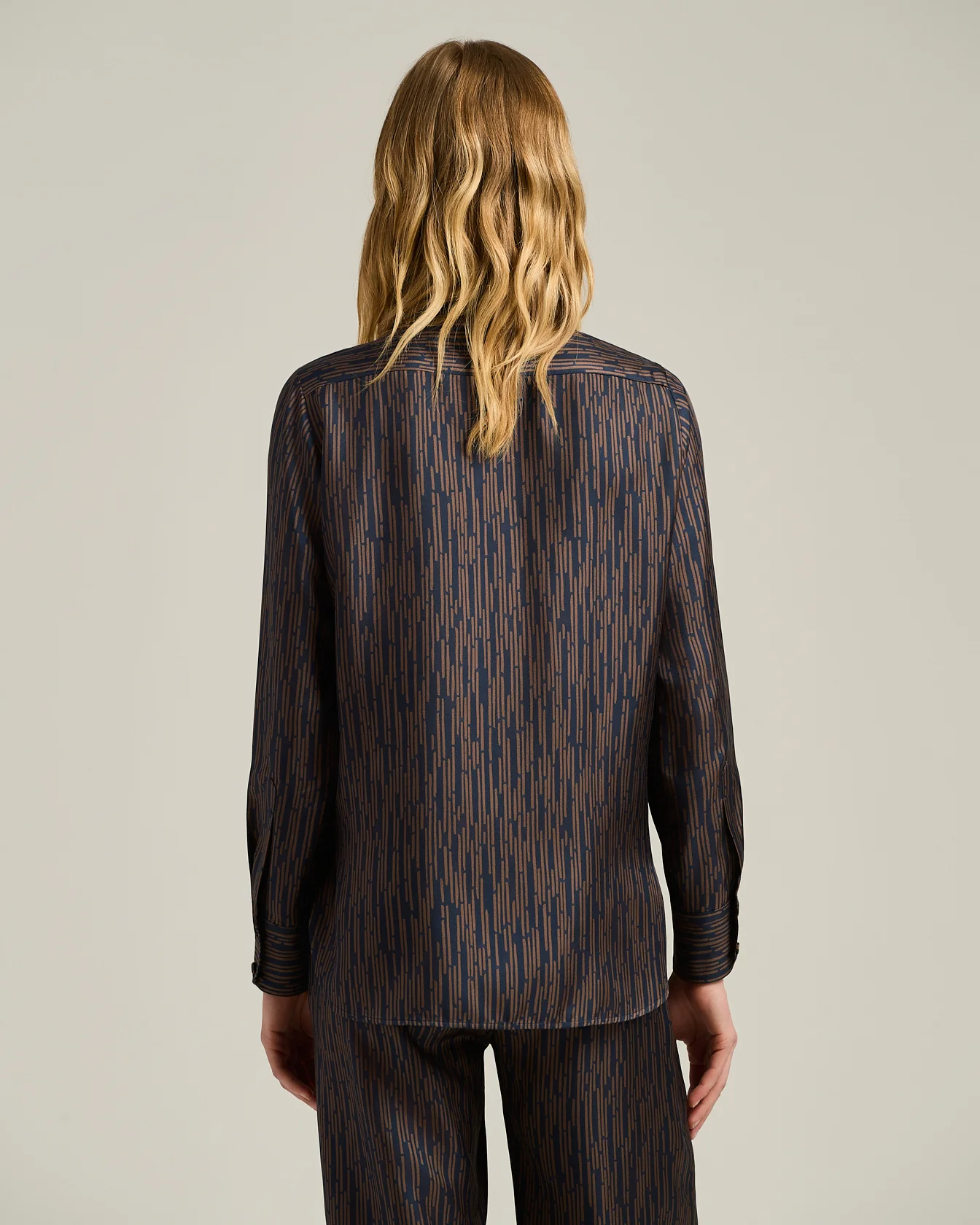 BLUE AND BROWN PRINTED SILK BLOUSE WITH TIE NECK - Image 3