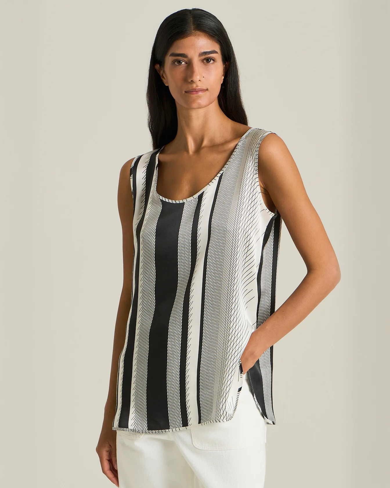 SILK TANK TOP WITH PRECIOUS STITCHES PATTERN - Image 2