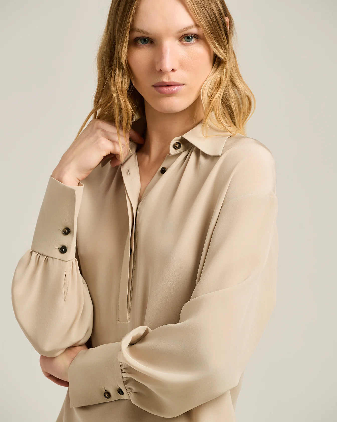 ELEGANT CREAM WHITE SILK BLOUSE - Image 4