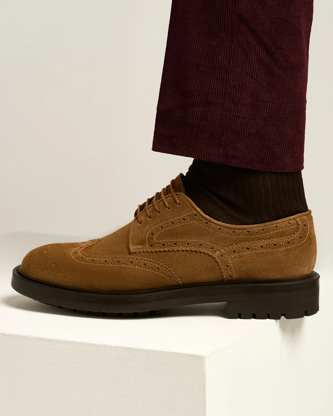 DERBY IN CALFSKIN SUEDE WITH BROGUED FLOWER PATTERN CAMEL - Image 4