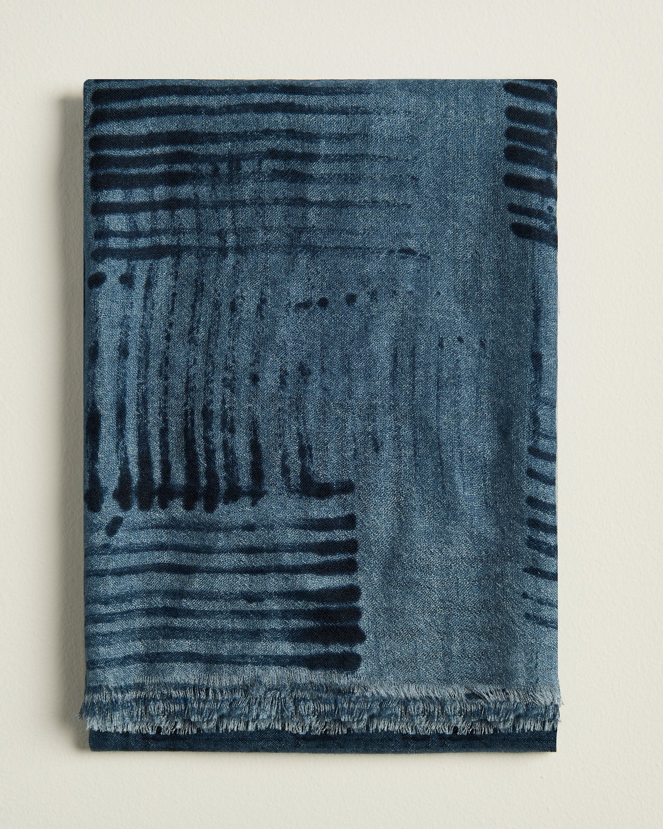 CASHMERE AND SILK BLEND STOLE IN BLUE WITH CALFSKIN TRIM
