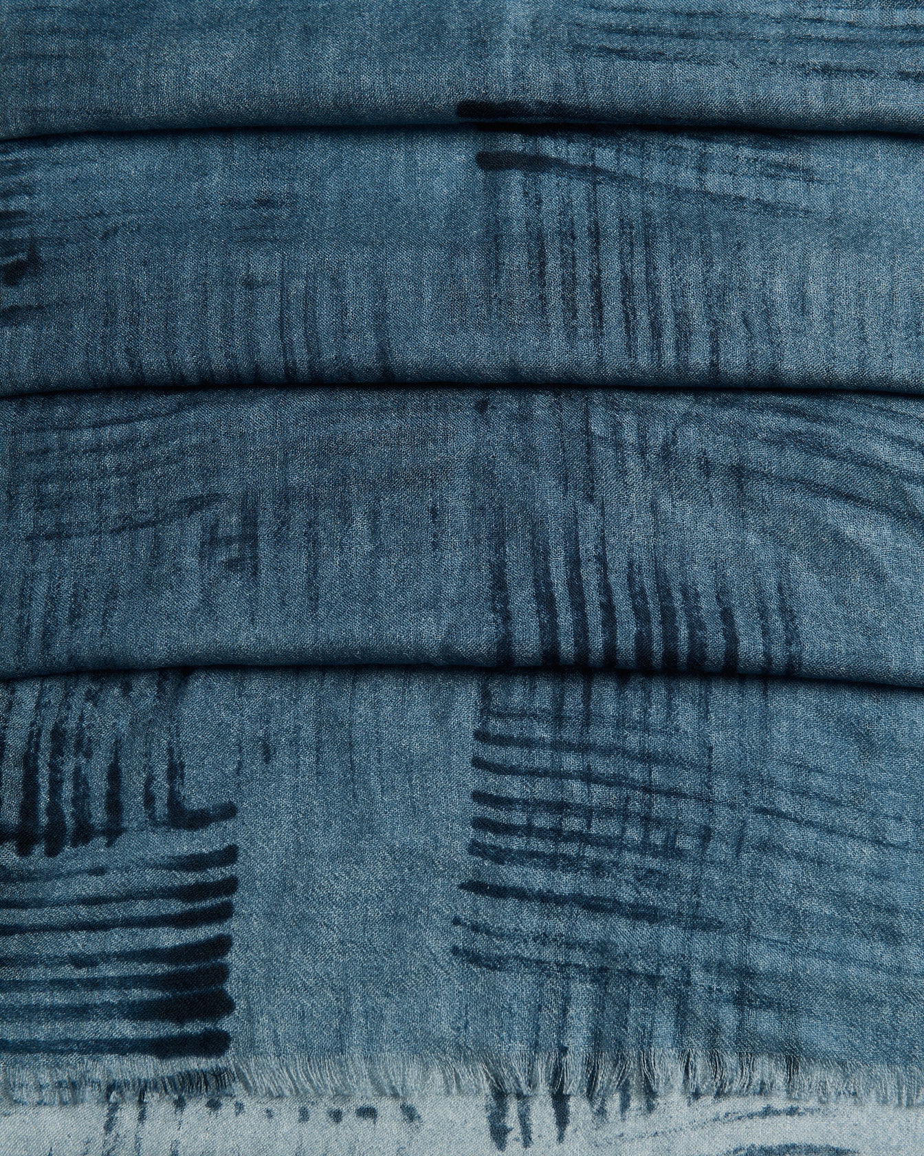 CASHMERE AND SILK BLEND STOLE IN BLUE WITH CALFSKIN TRIM - Image 2