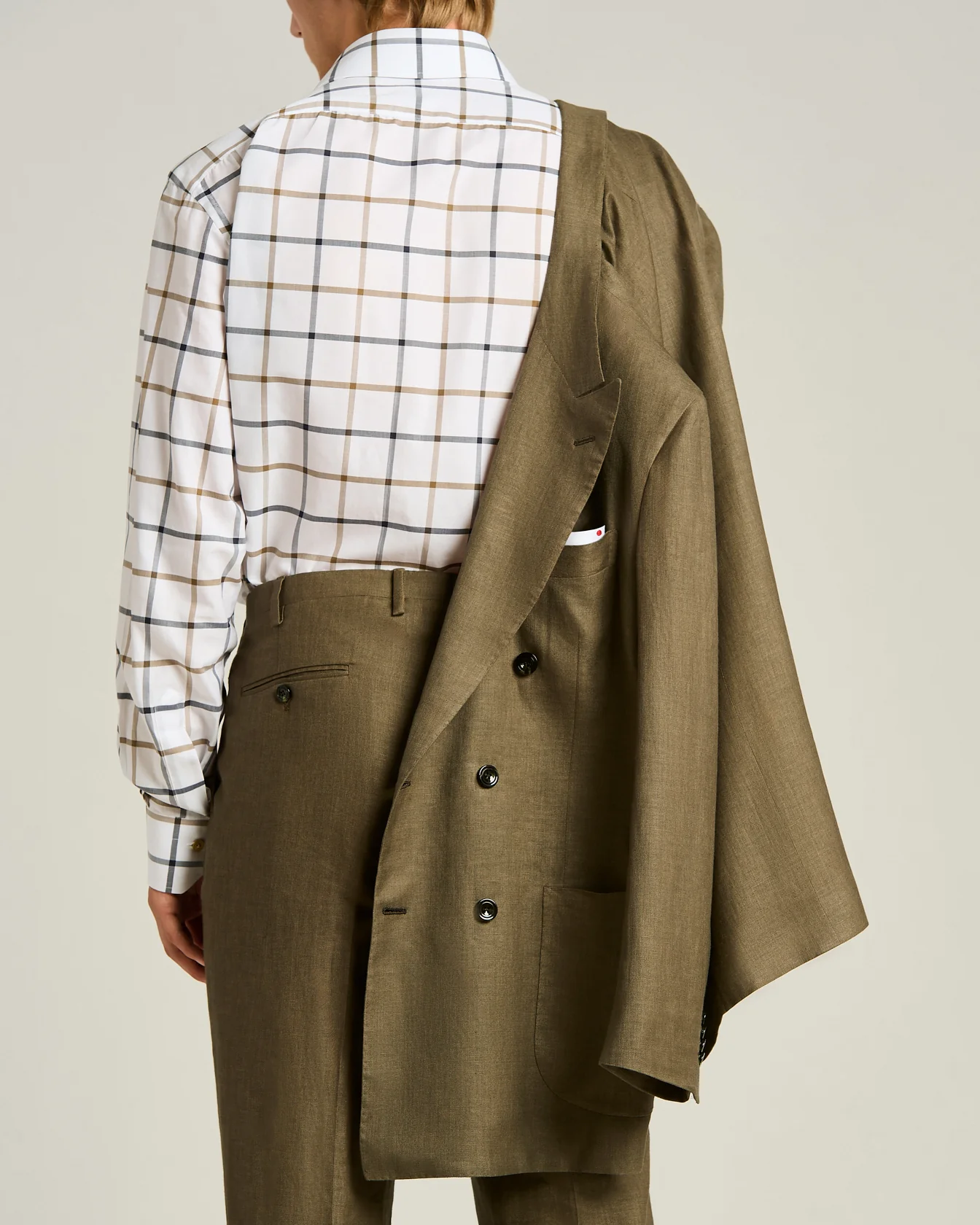LINEN AND WOOL BLEND DOUBLE-BREASTED BROWN SUIT - Image 4