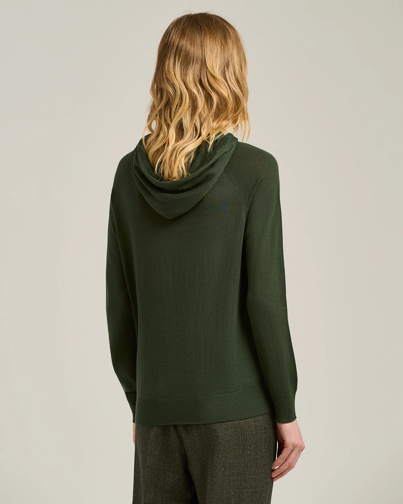 PURE‑WOOL HOODED SWEATSHIRT IN FOREST GREEN - Image 3