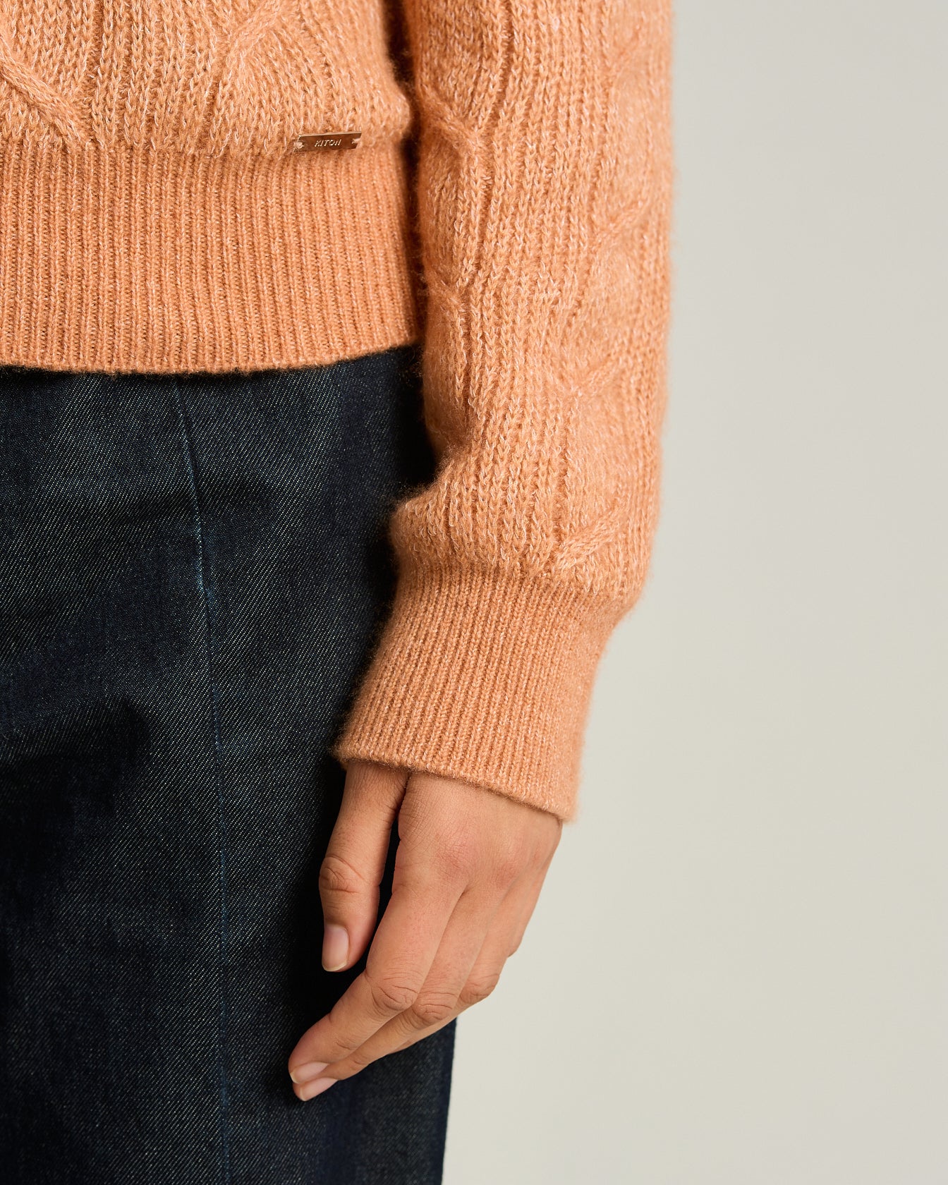 FINE YARN CREWNECK SWEATER PEACH PINK WHITE - Image 4