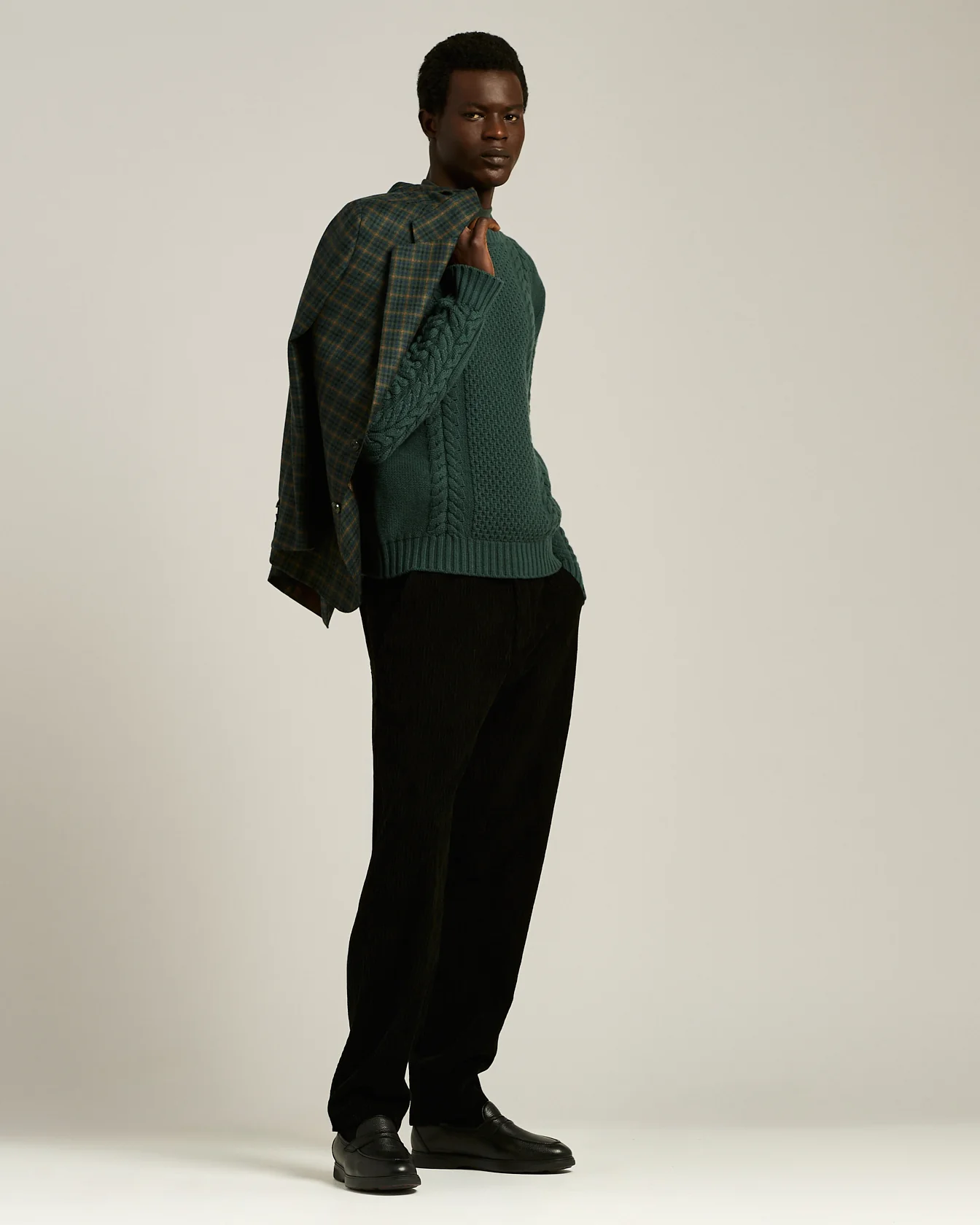 PINE GREEN CABLE-KNIT CASHMERE CREWNECK SWEATER - Image 5