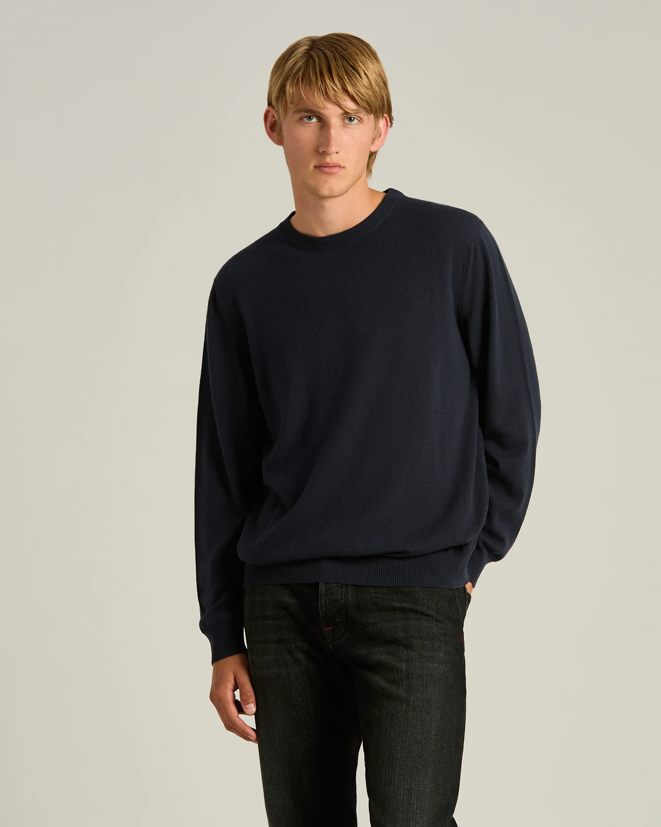 CREW NECK SWEATER IN PURE CASHMERE MIDNIGHT BLUE - Image 2