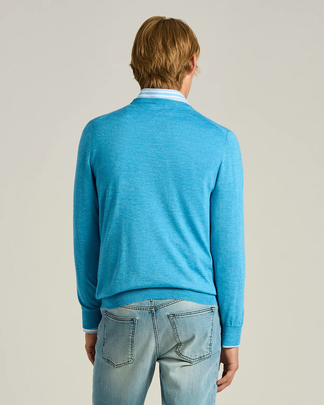 SILK, CASHMERE AND LINEN BLEND CREW NECK SWEATER IN LIGHT TURQUOISE - Image 3