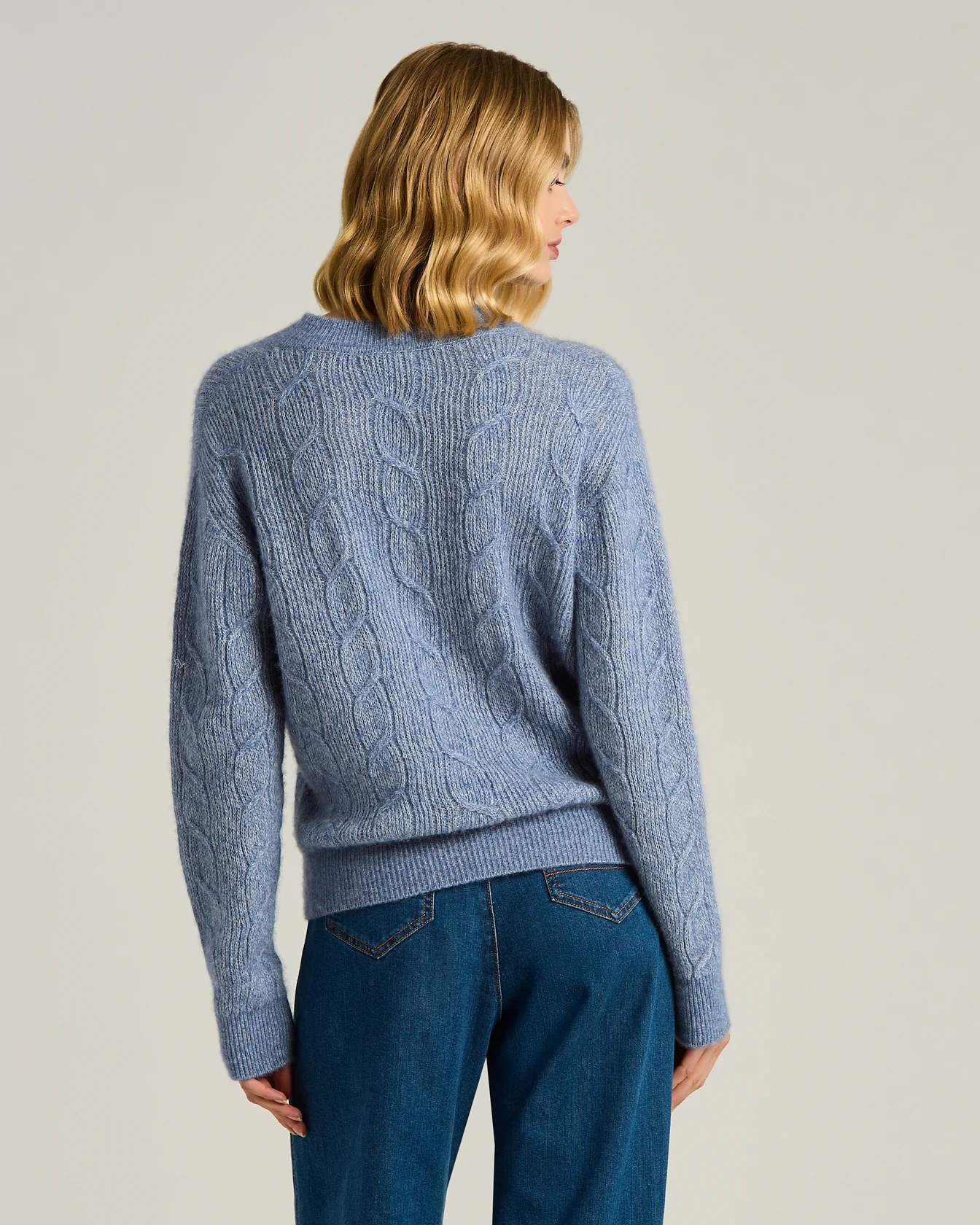 FINE YARN V-NECK SWEATER - Image 3