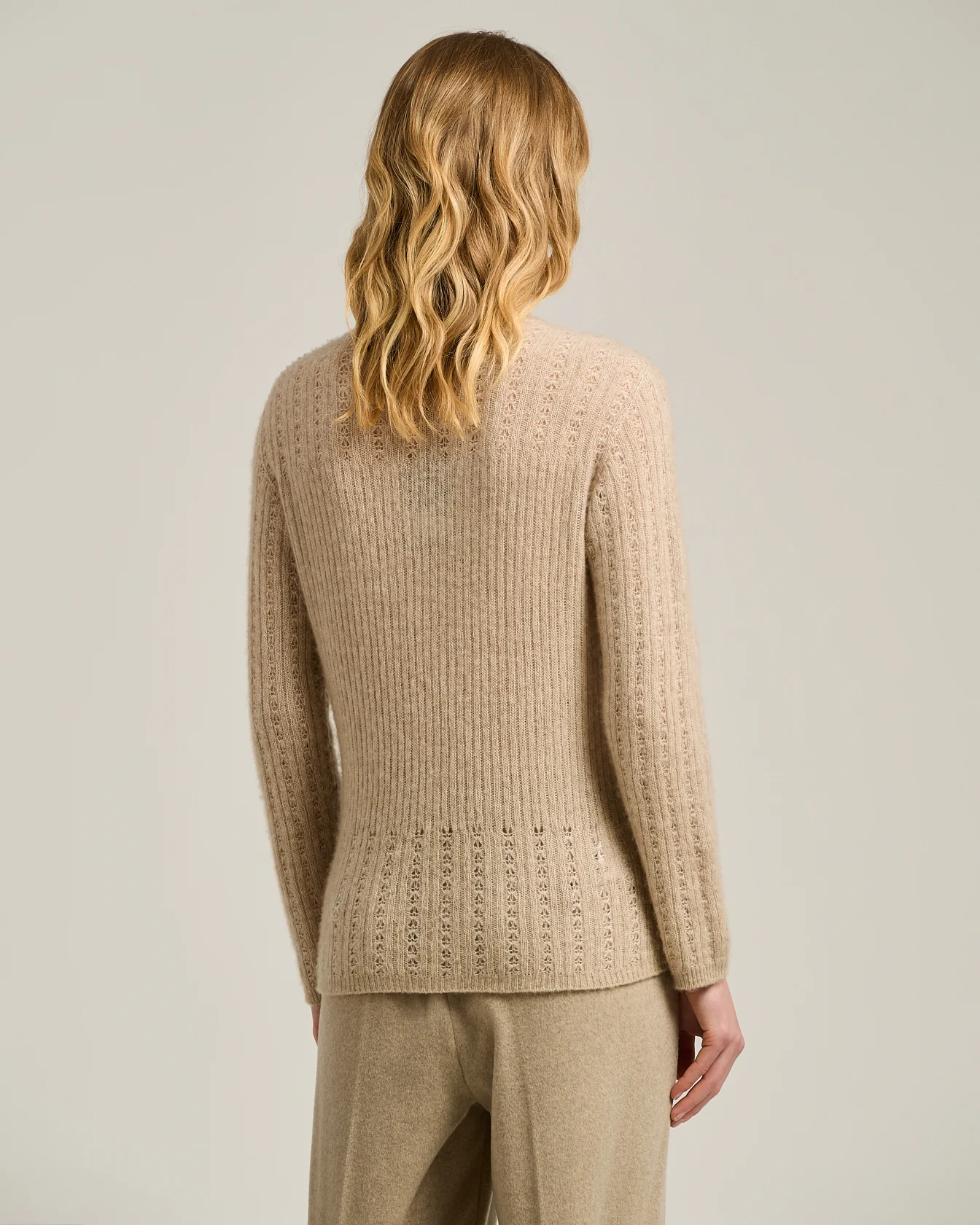 V-NECK OPENWORK SWEATER IN CASHMERE AND SILK BEIGE - Image 3