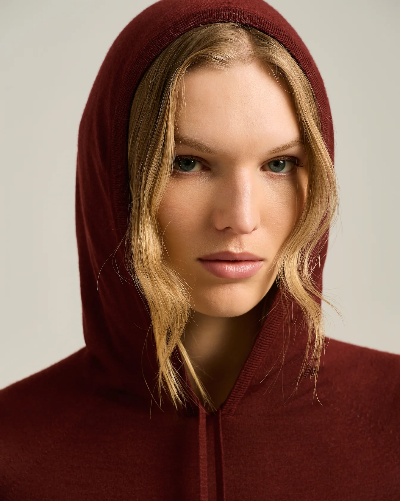 HOODED SWEATSHIRT IN CASHMERE AND SILK BURGUNDY MÉLANGE - Image 4