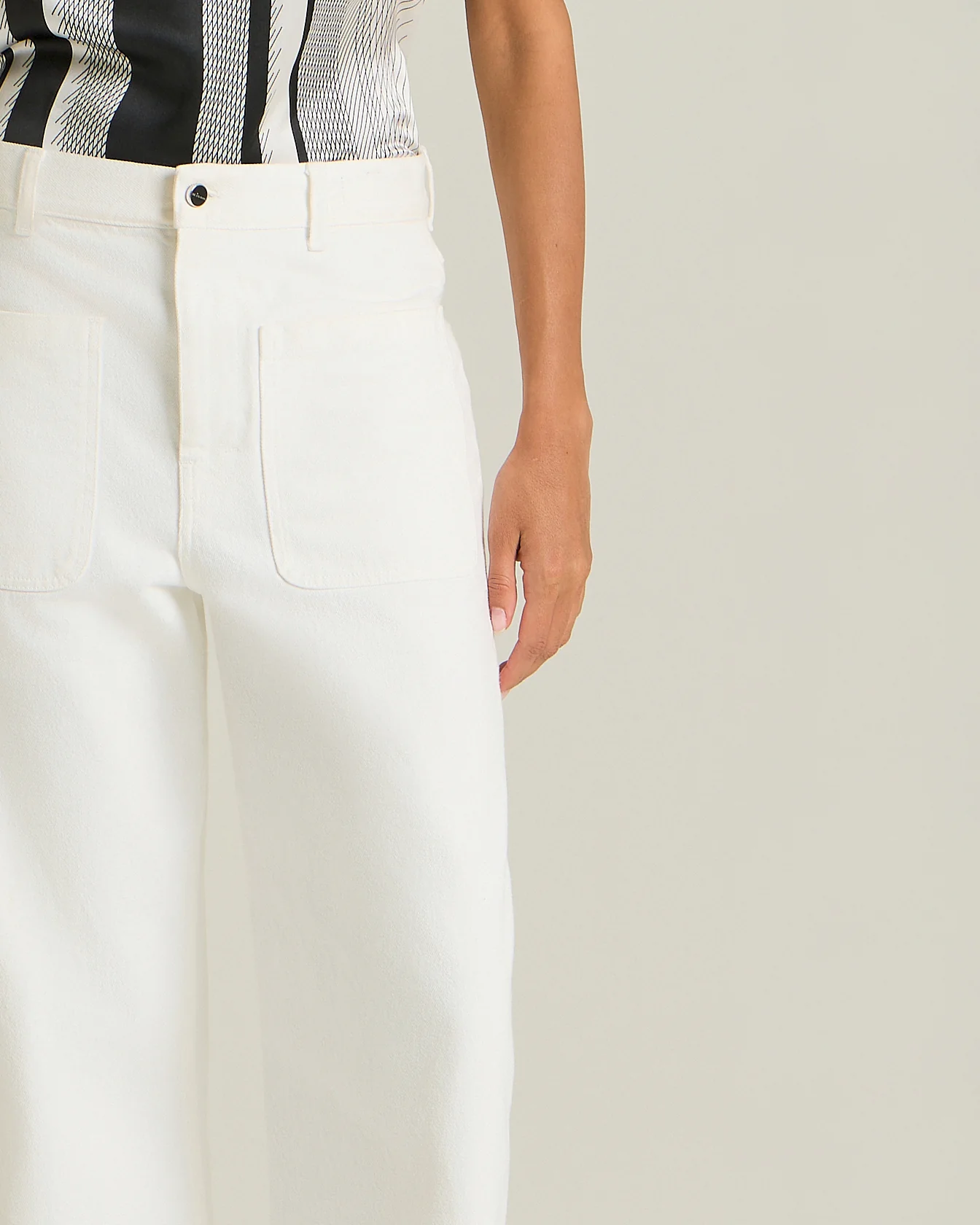 TAILORED COMFORT-FIT JEANS - Image 4